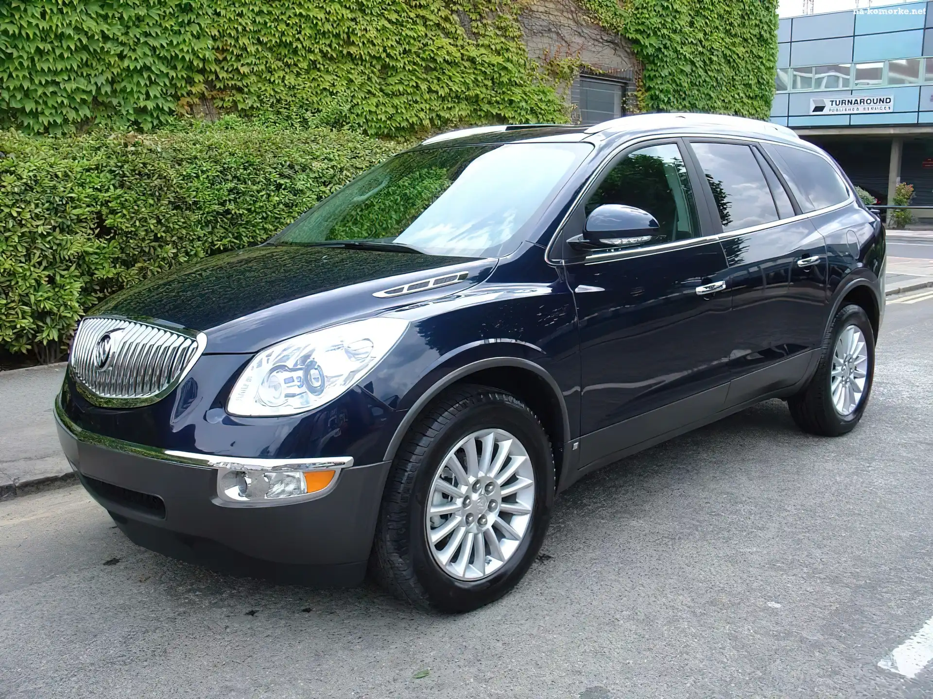 Granatowy, Buick Enclave, Crossover