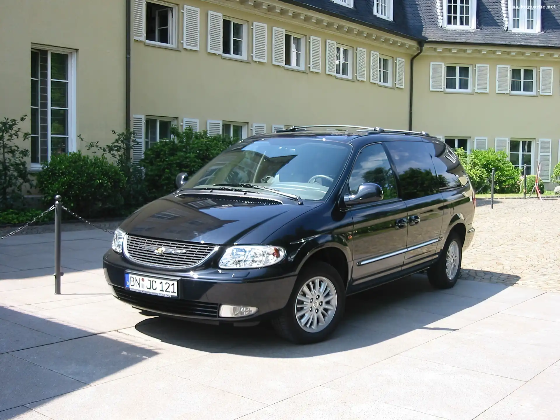 Grand Voyager III, Przód, Reflektory, Zderzak