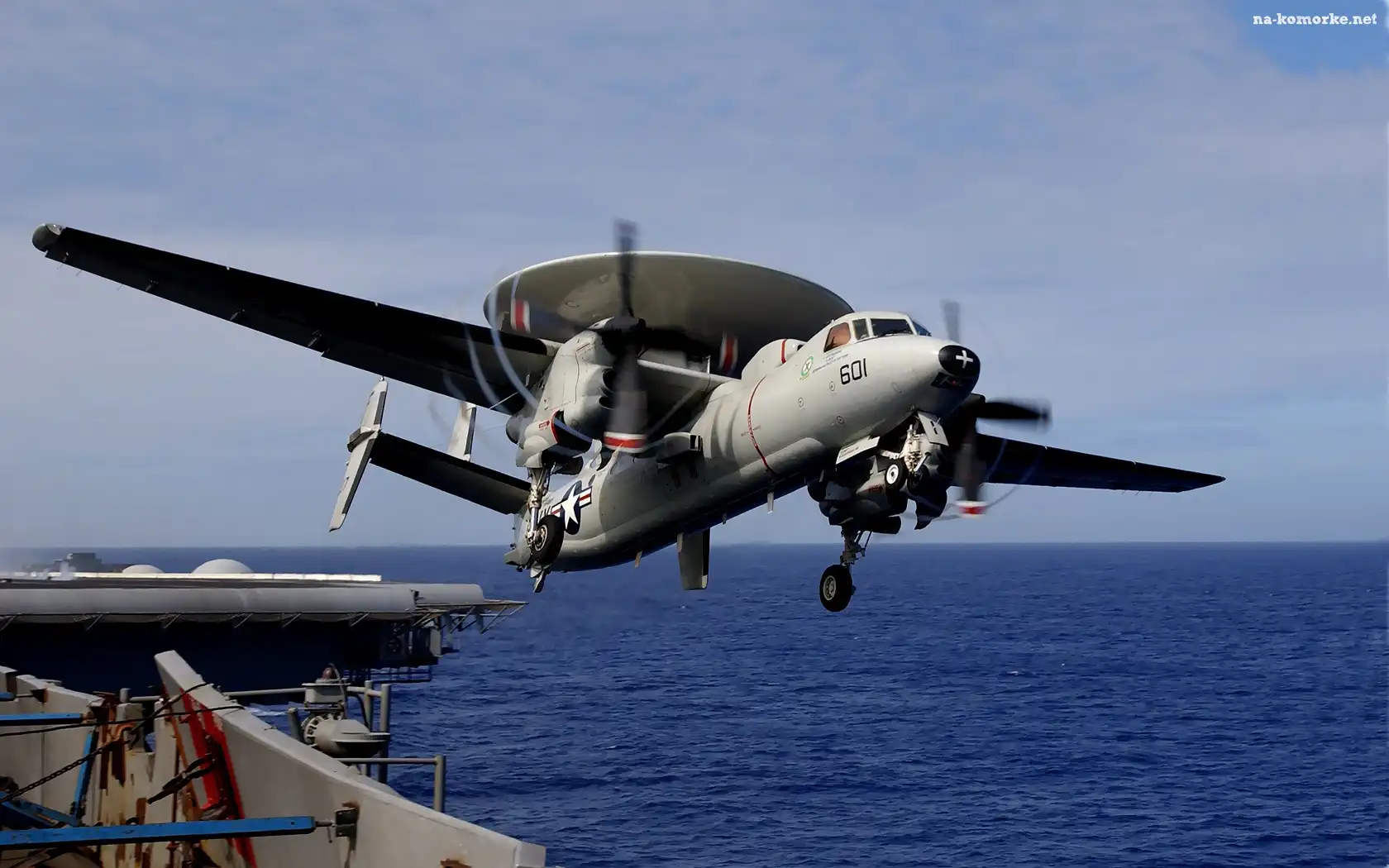 Grumman E-2 Hawkeye, Lotniskowiec