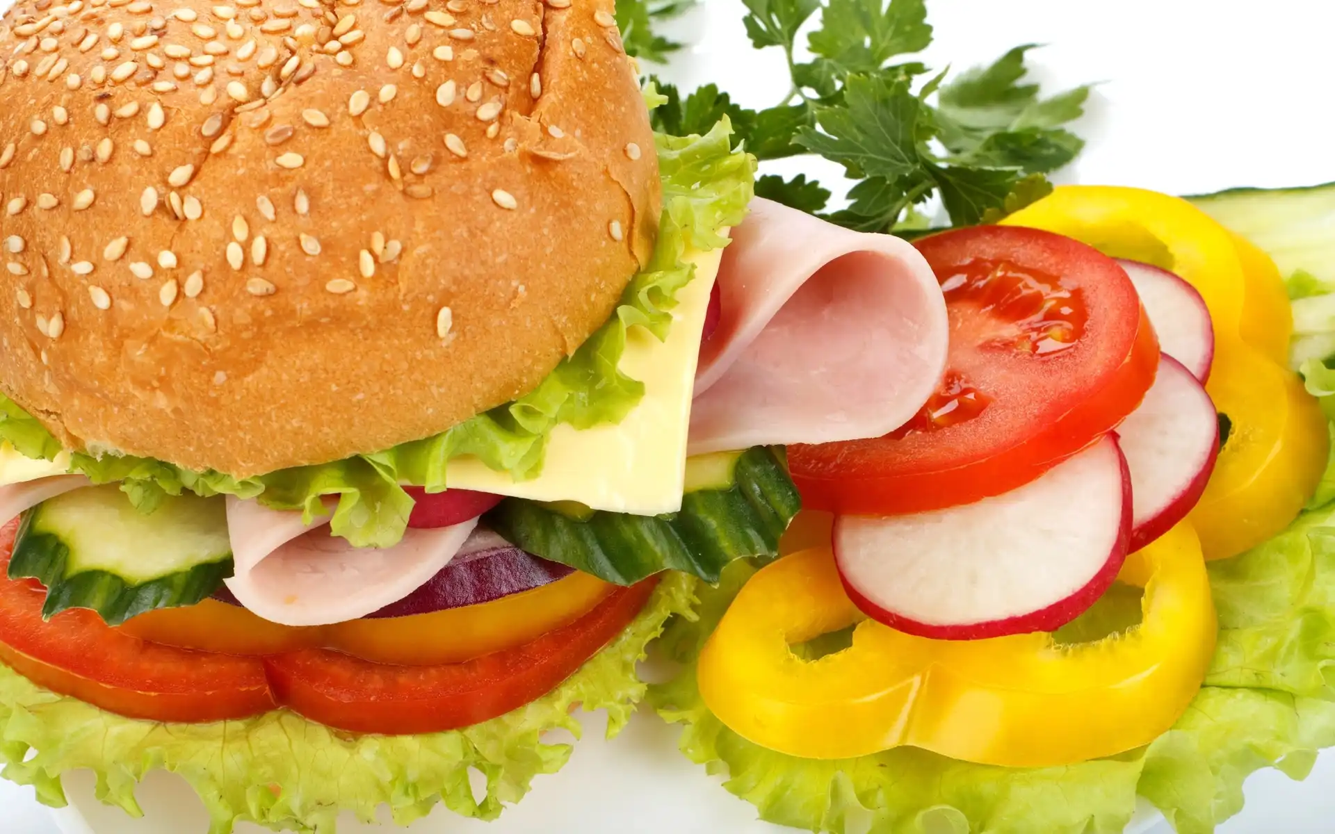 Hamburger, Warzywa, Ser, Szynka