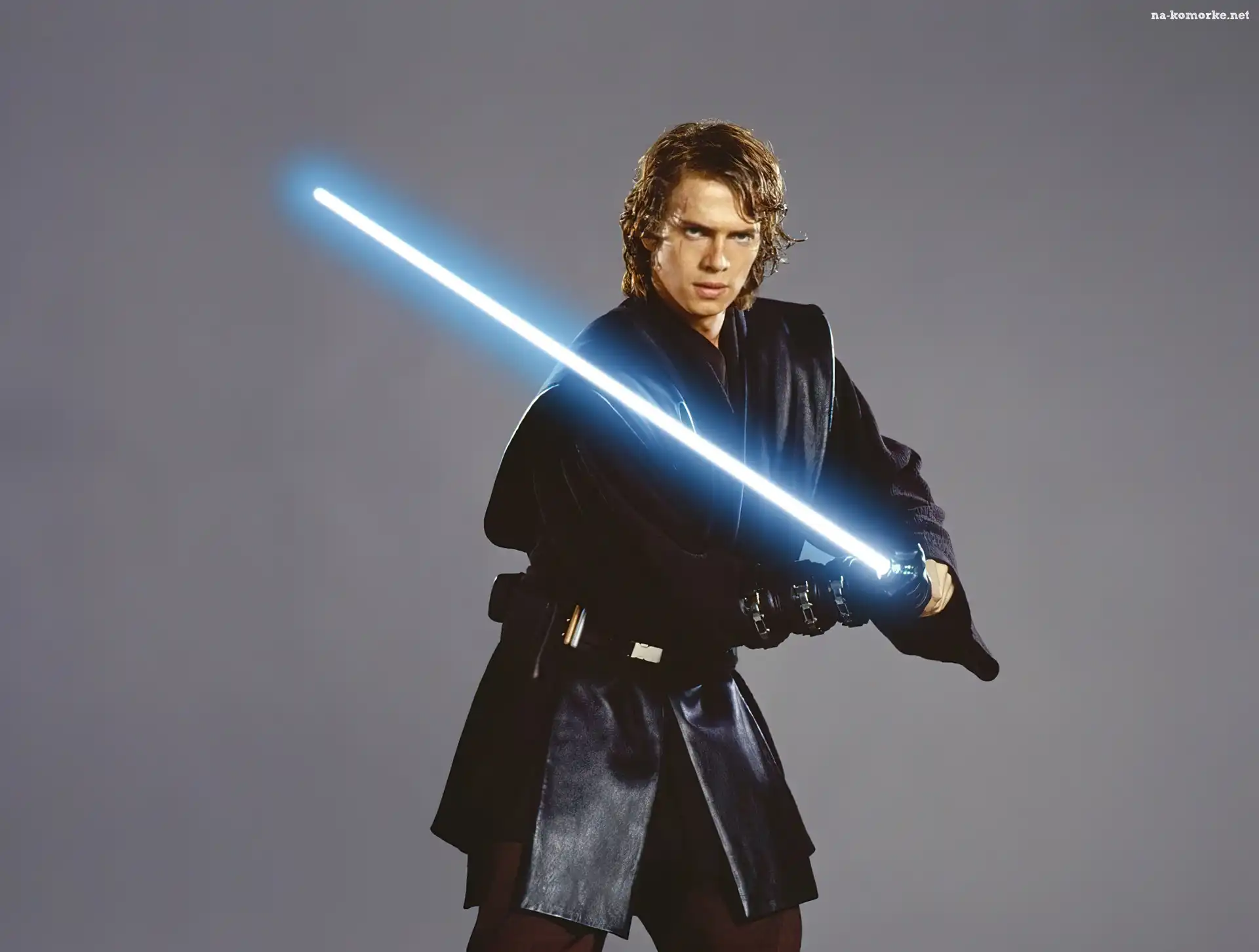 Hayden Christensen, kręcone włosy, miecz