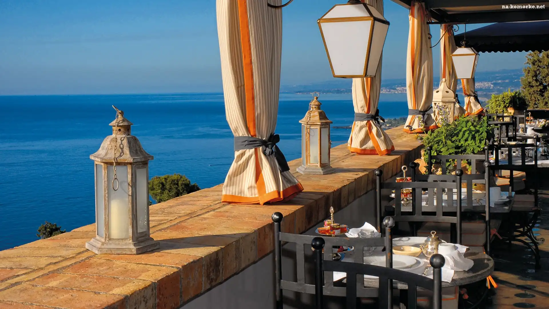 Hotel, Morze