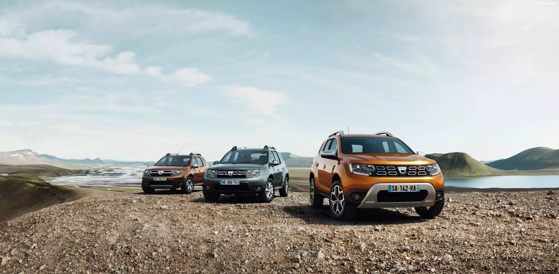2018, Trzy, Samochody, Dacia Duster I, Dacia Duster II