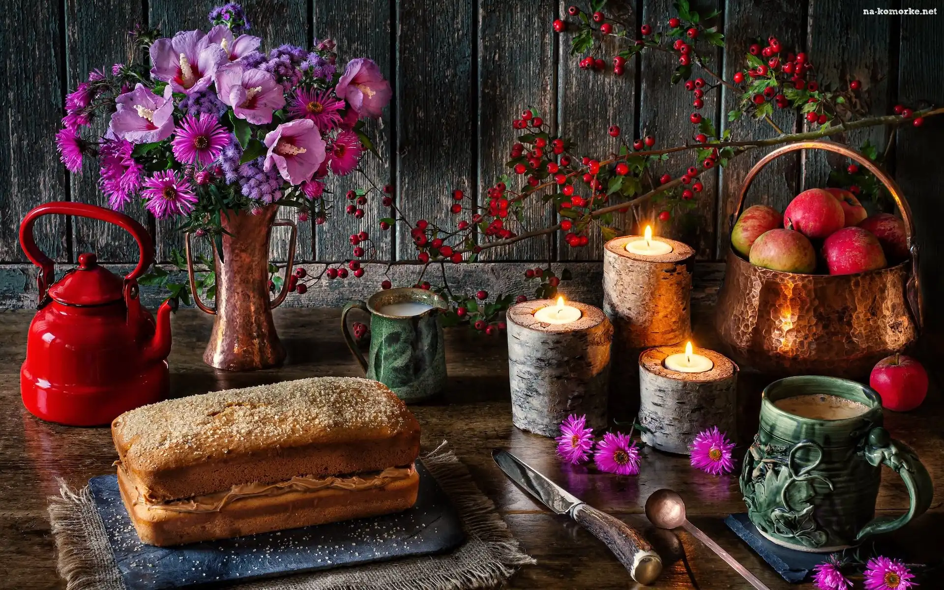 Jabłka, Babka, Nóż, Czajnik, Jarzębina, Bukiet kwiatów, Kompozycja, Świece, Kubki