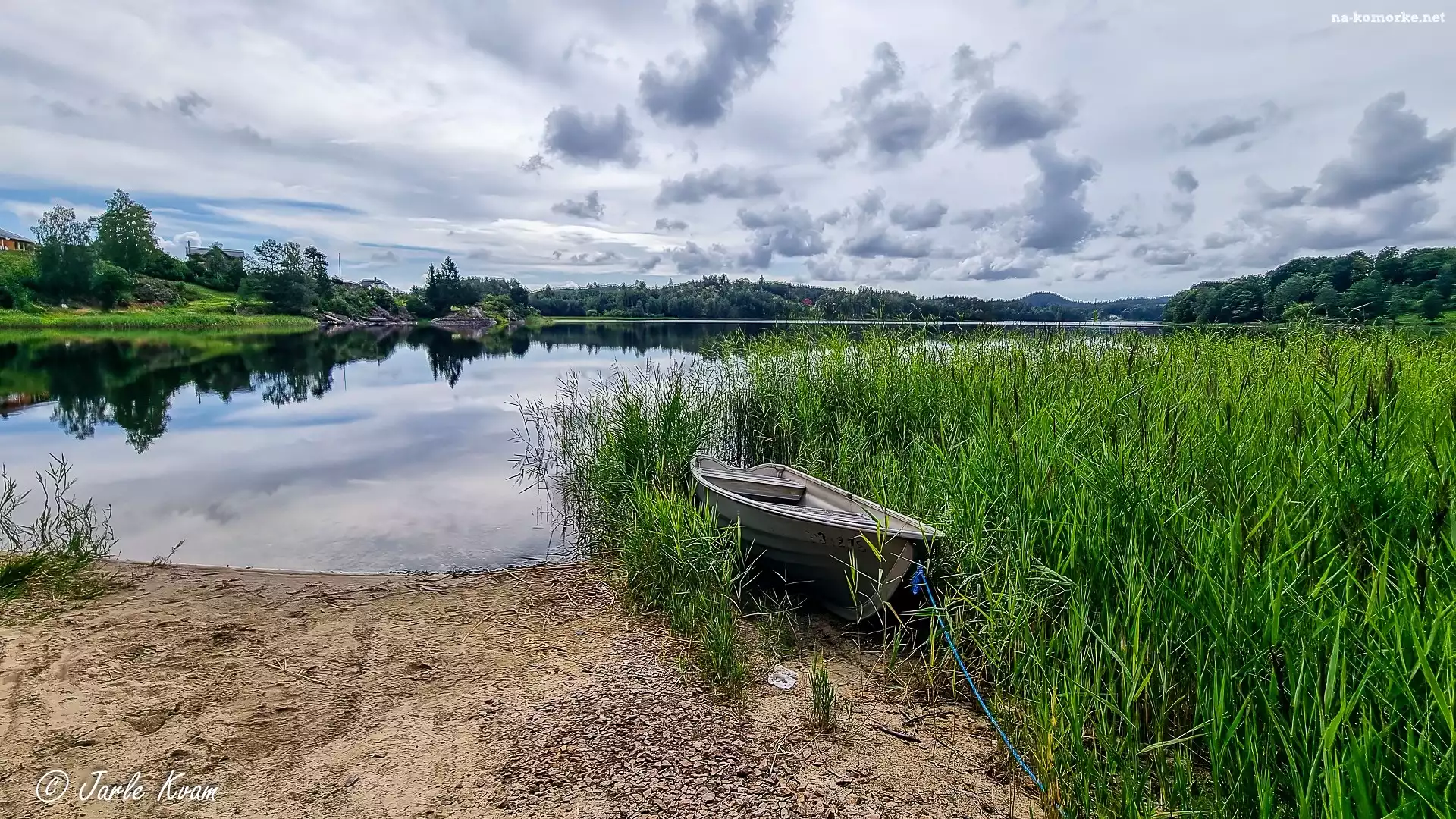 Jezioro, Zarośla, Łódka