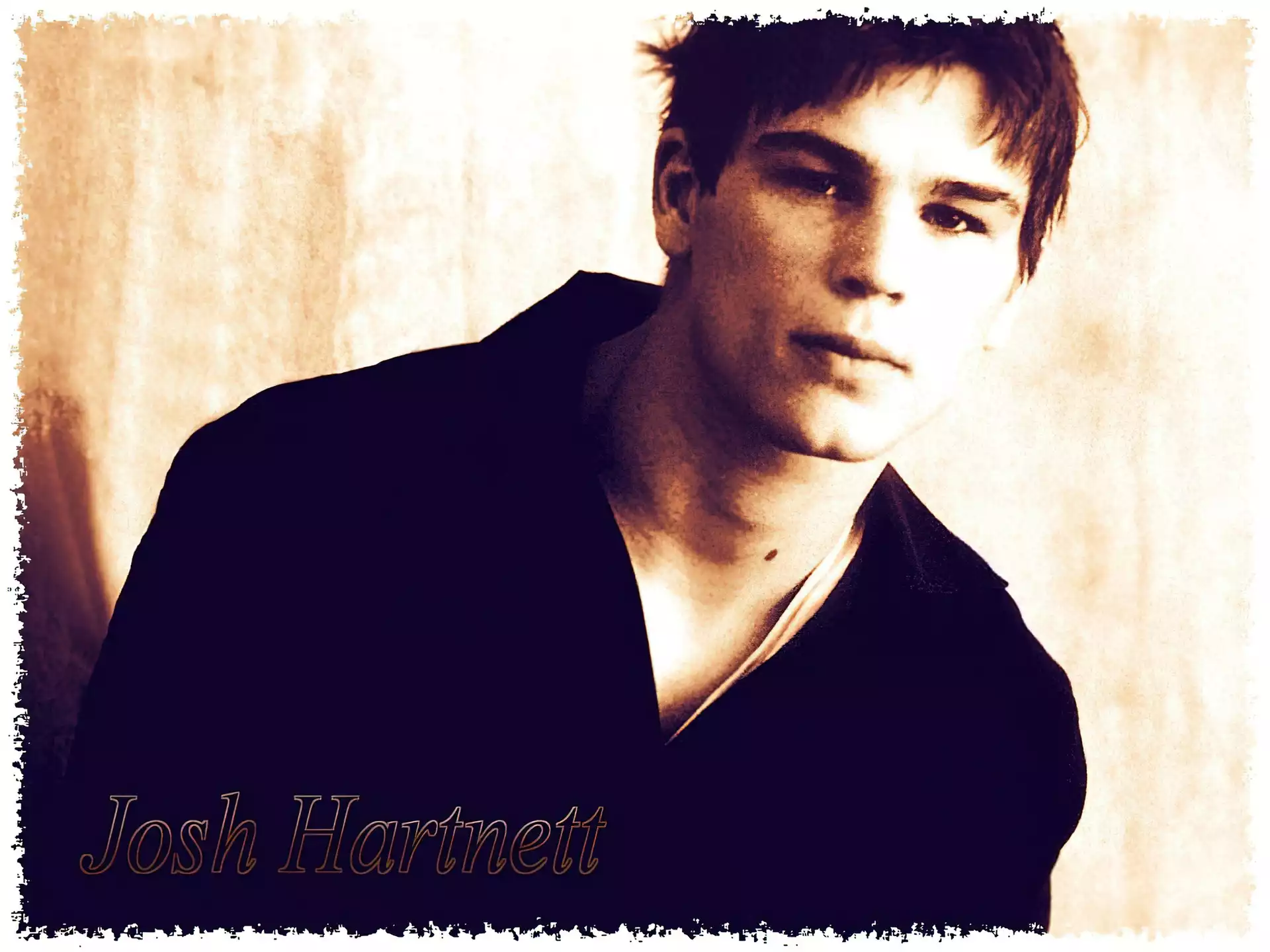 Josh Hartnett, czarny strój