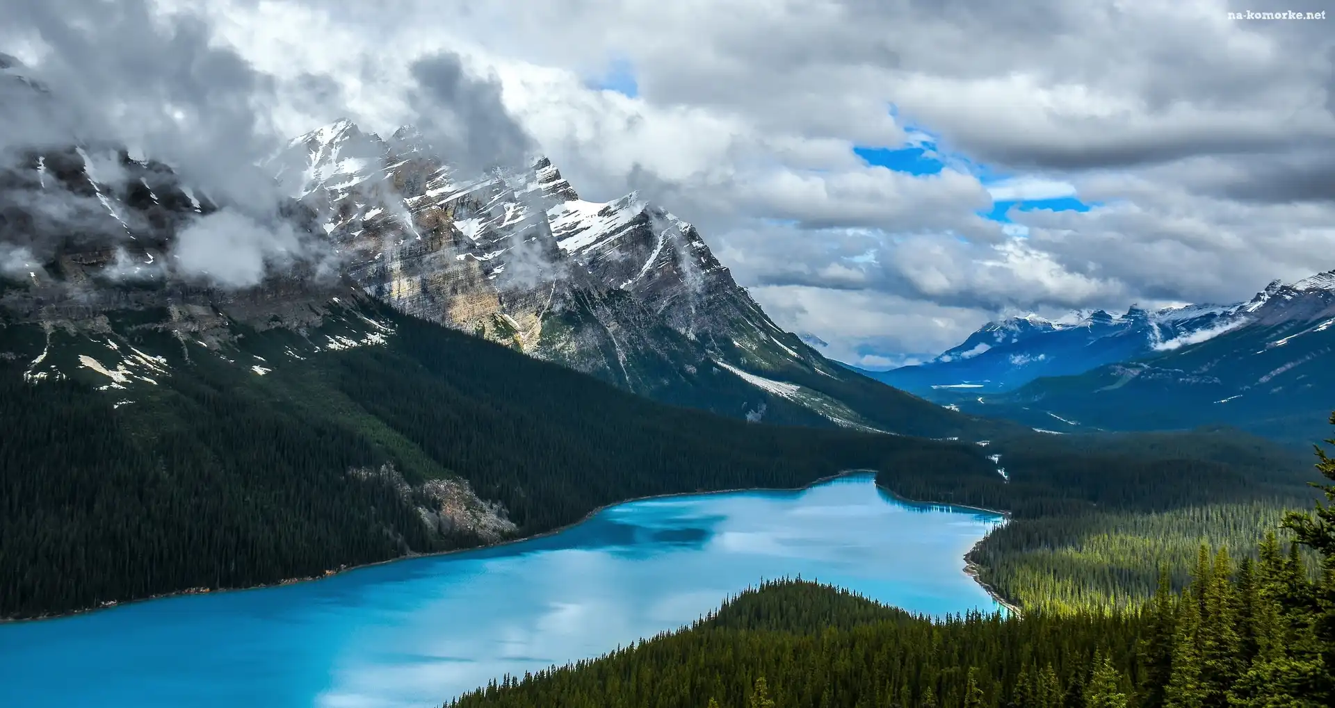 Kanada, Drzewa, Chmury, Park Narodowy Banff, Góry Canadian Rockies, Jezioro Peyto Lake, Las