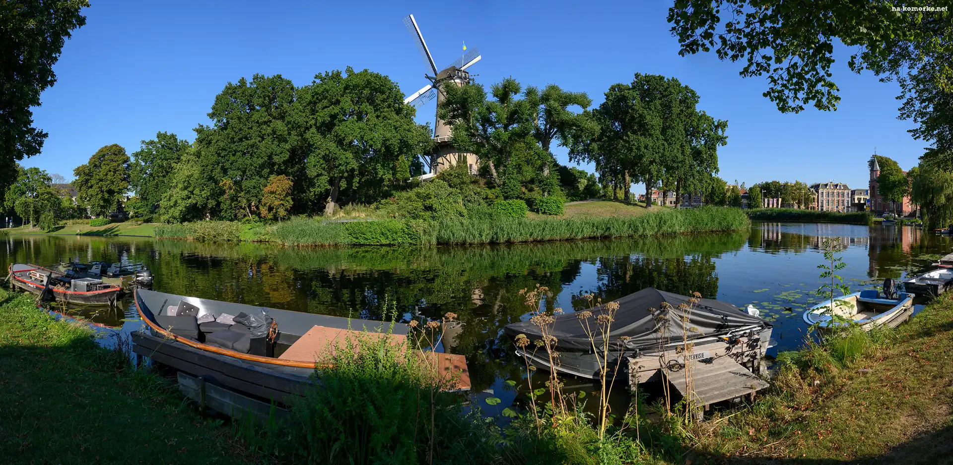 Kanał wodny, Drzewa, Łódki, Holandia, Wiatrak, Domy, Rzeka, Alkmaar