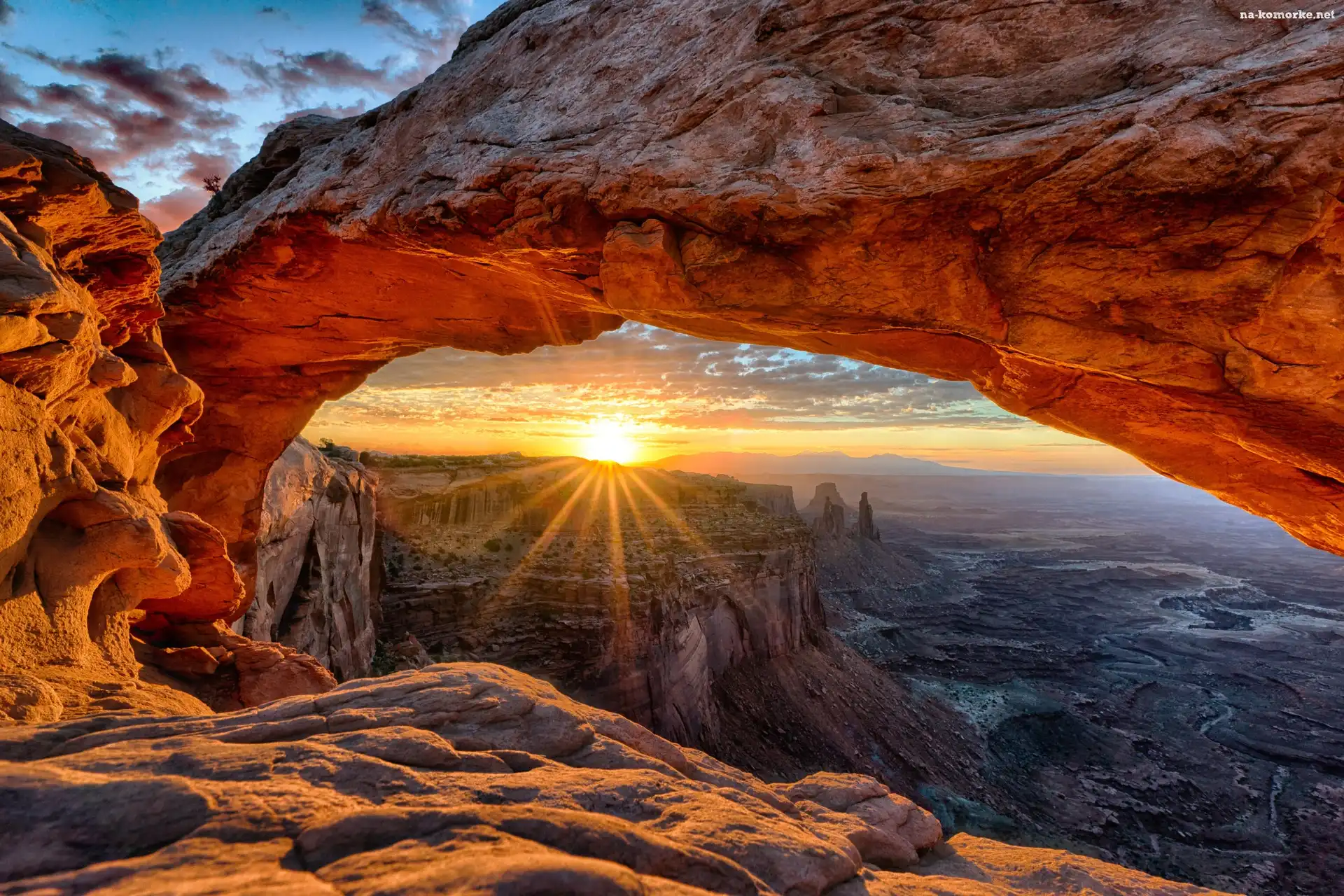 Świt, Stany Zjednoczone, Stan Utah, Park Narodowy Canyonlands, Kanion