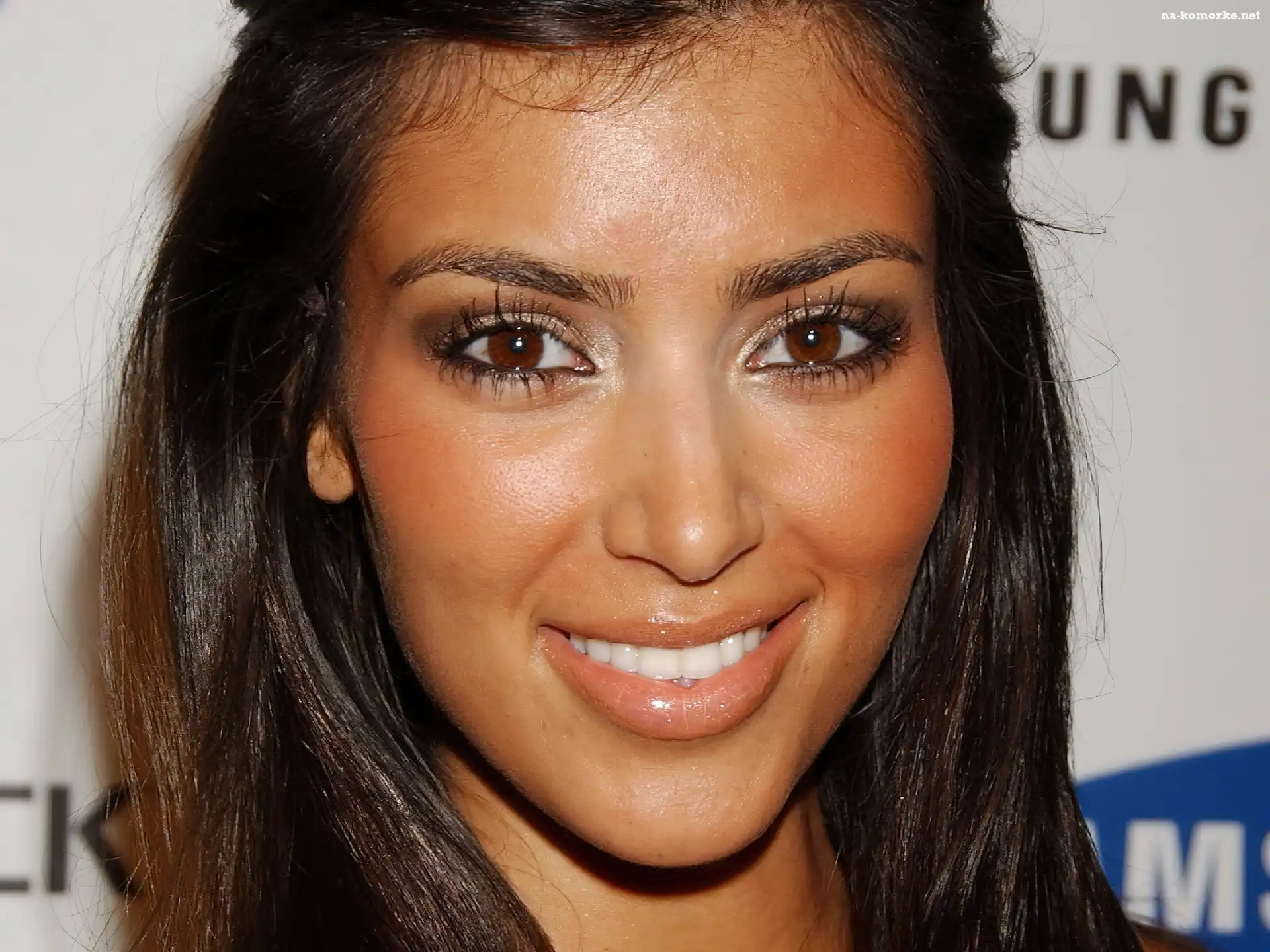 Kim Kardashian, Kobieta, usta zęby