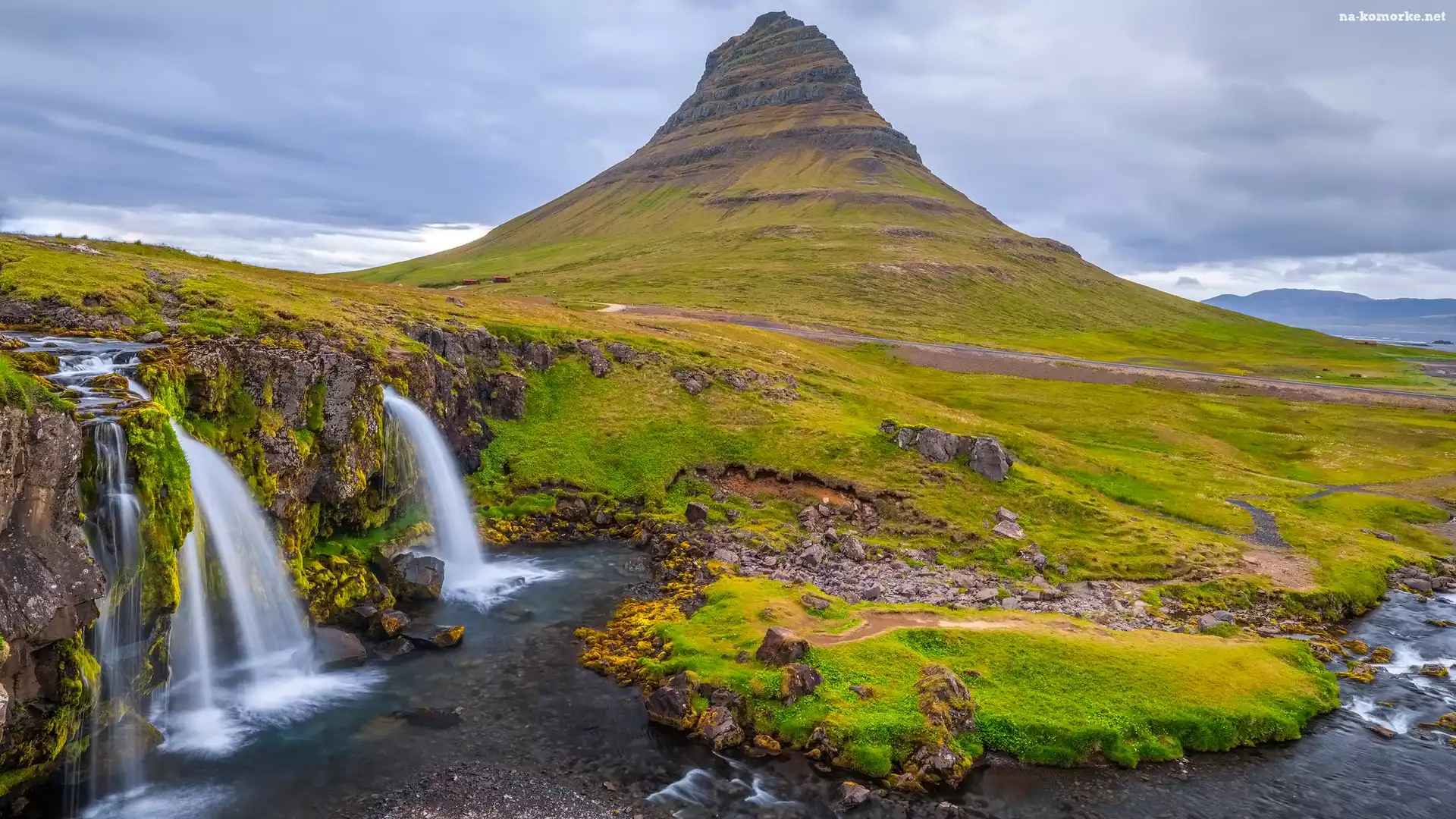 Góra Kirkjufell, Islandia, Wodospad Kirkjufellsfoss