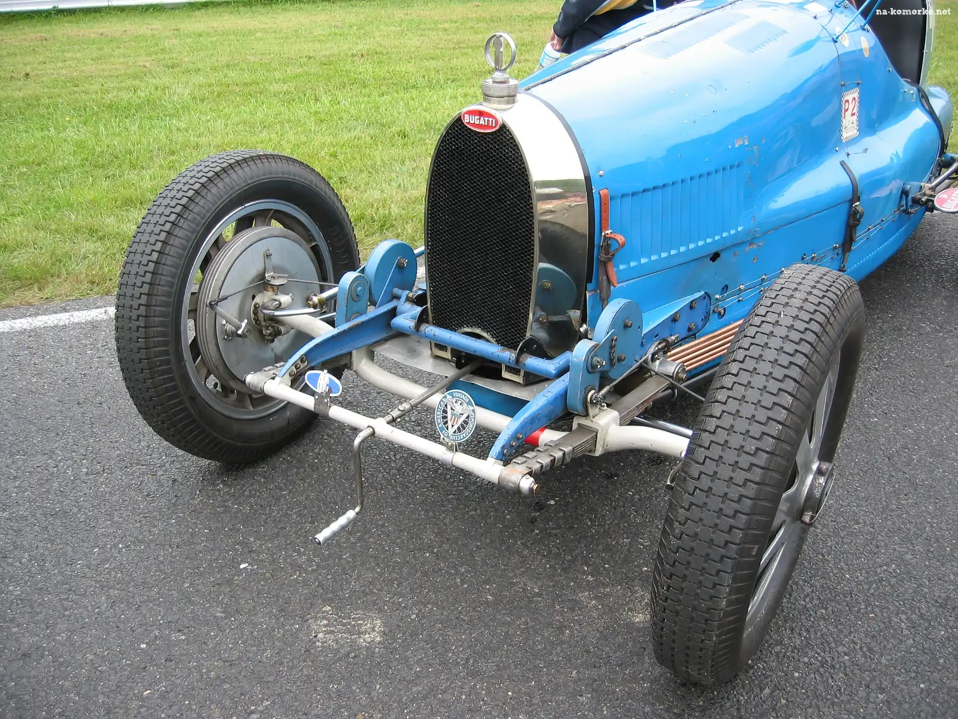 Bugatti, koła, przód