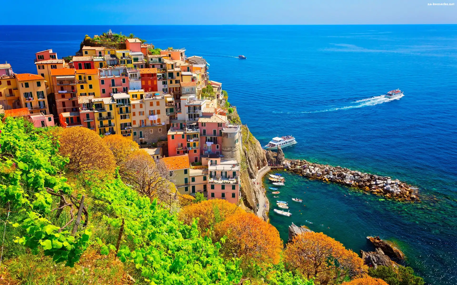 Manarola, Włochy, Kolorowe, Wybrzeże, Statki, Gmina Riomaggiore, Drzewa, Morze Liguryjskie, Domy