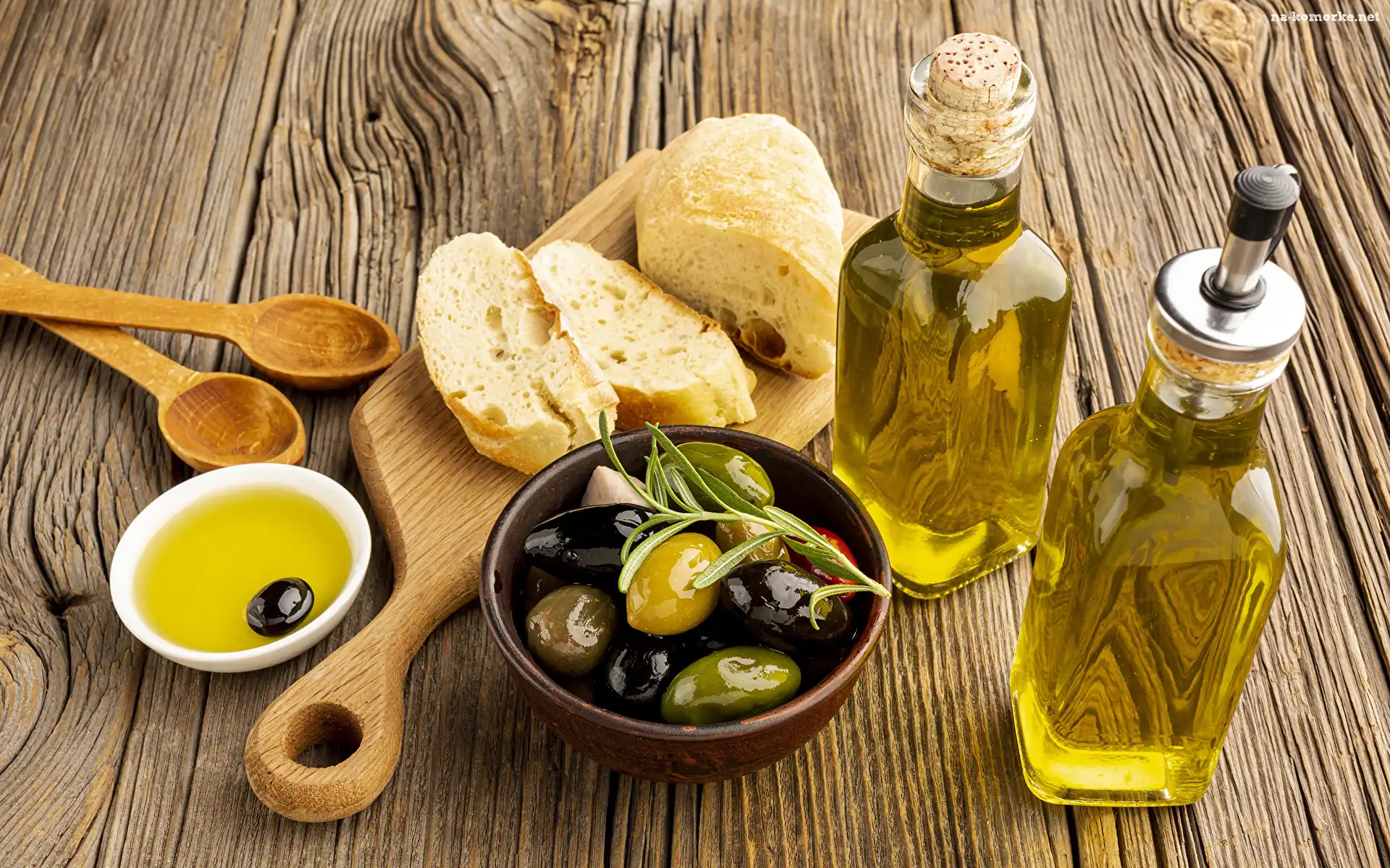 Łyżki, Butelki, Jedzenie, Kompozycja, Oliwa, Deska, Pieczywo