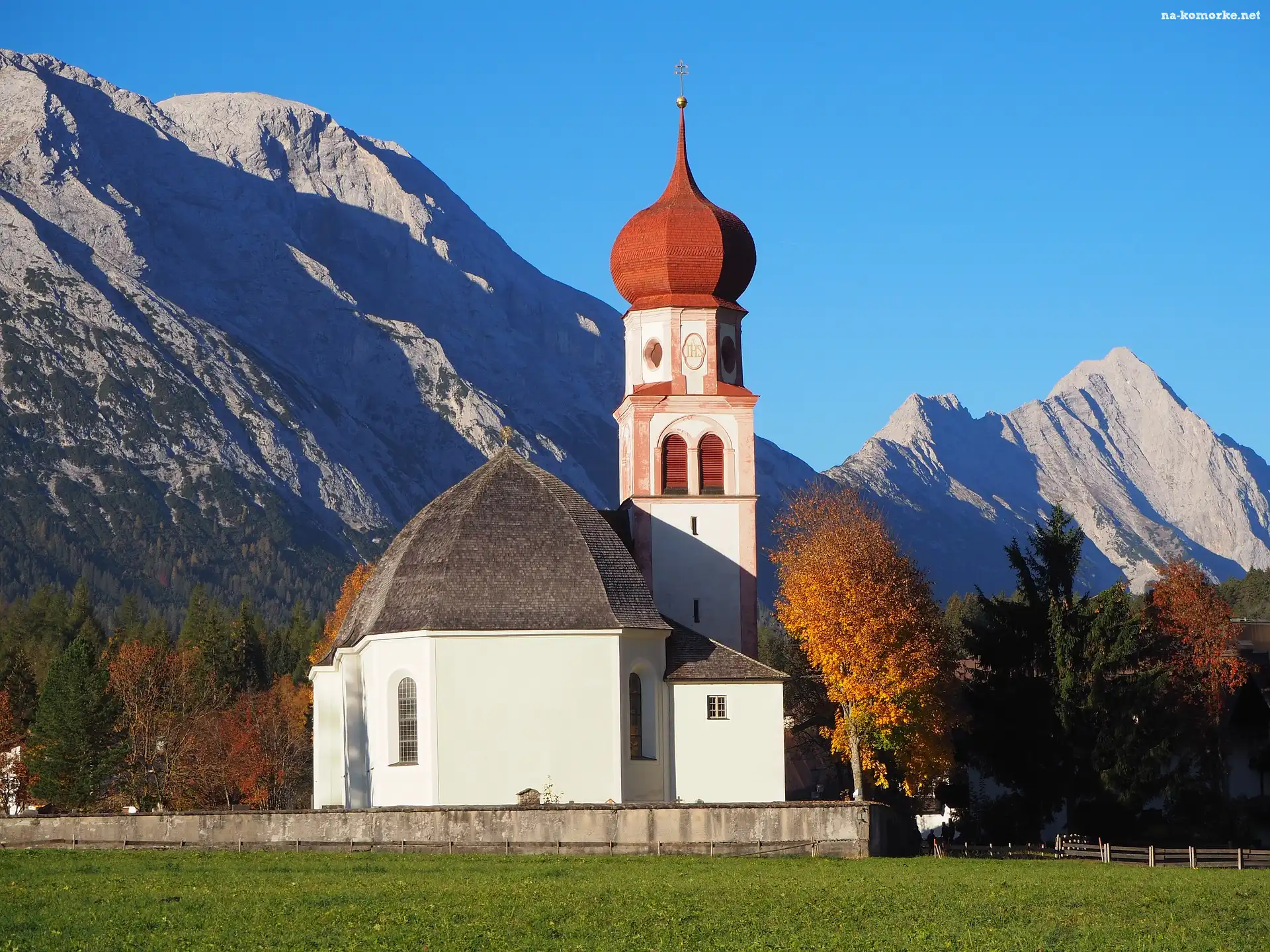 Kościół, Drzewa, Góry, Jesienne