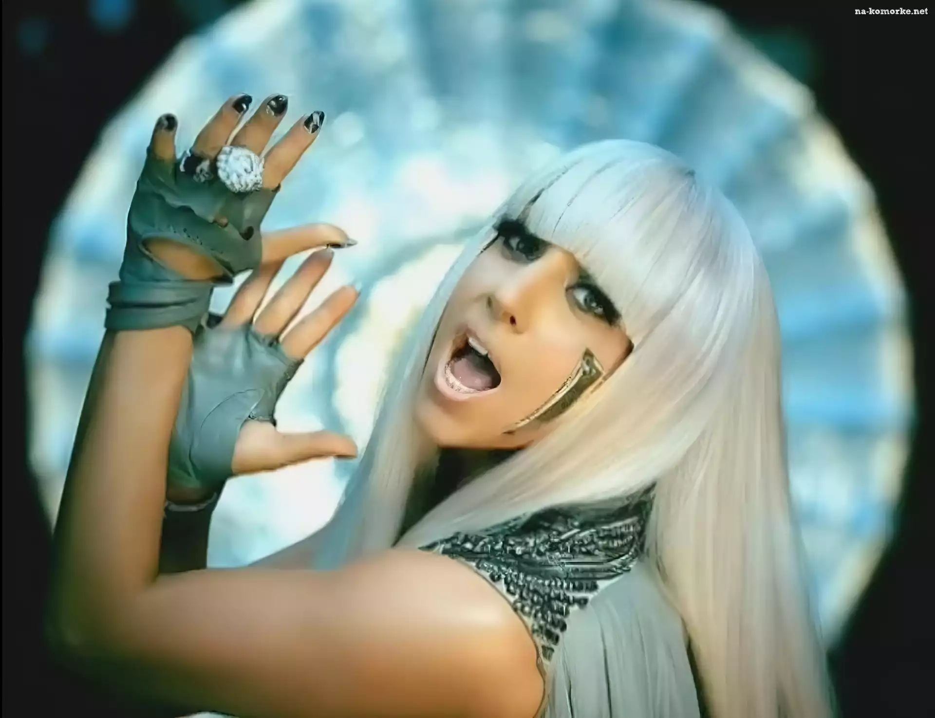 Lady Gaga, Pokerowa, Twarz