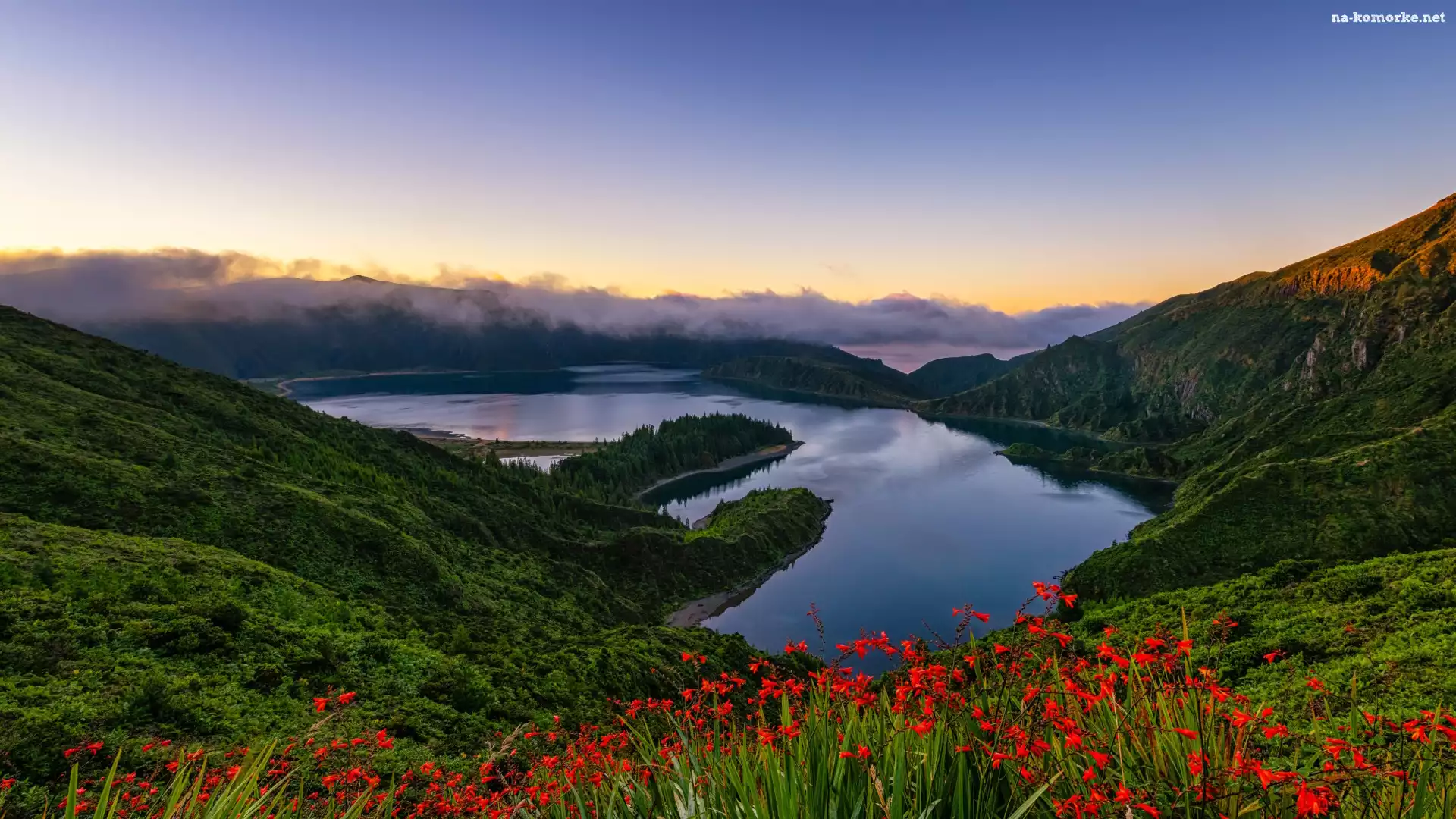 Góry, Azory, Drzewa, Jezioro, Wyspa Sao Miguel, Portugalia, Chmury, Lagoa do Fogo