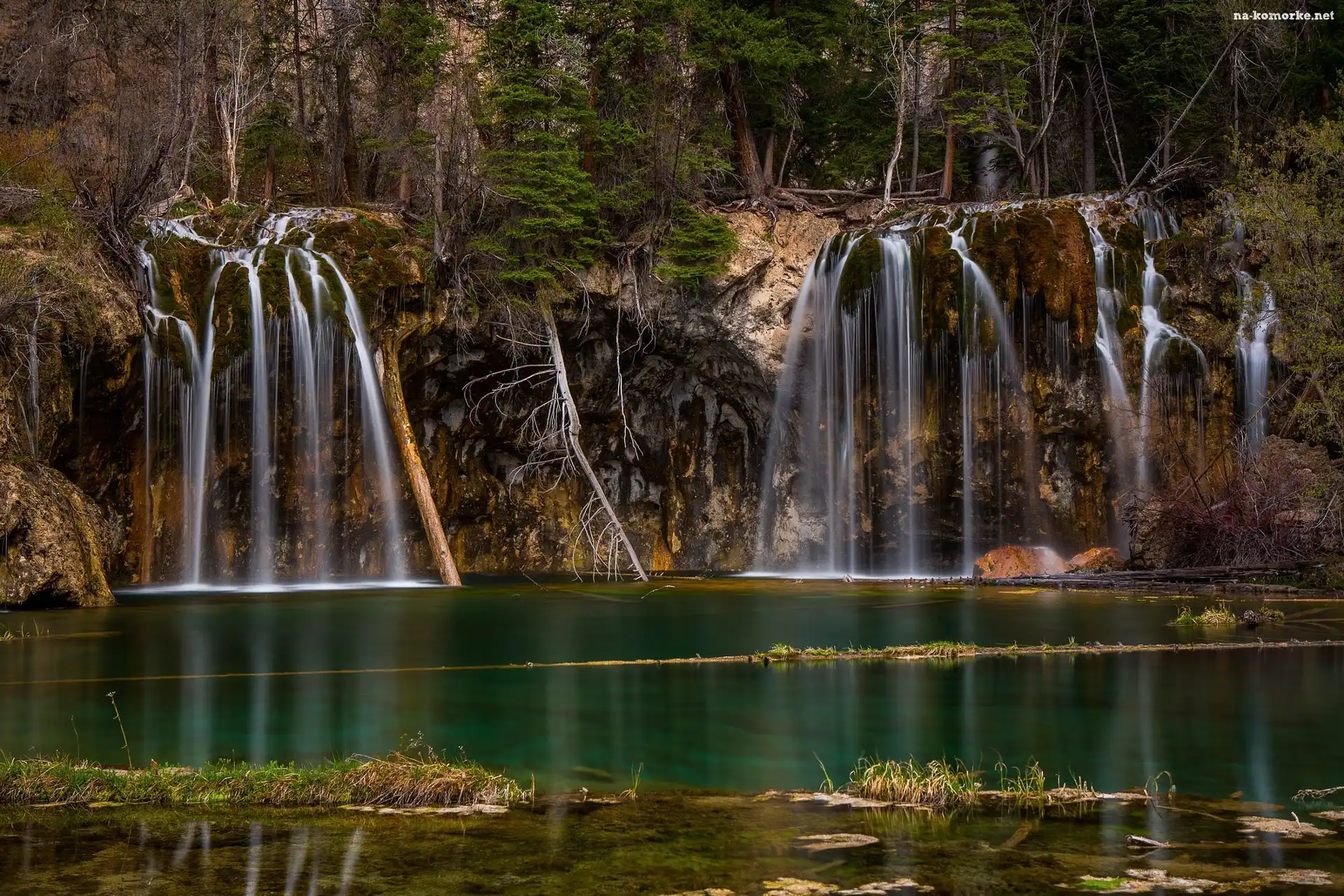 Jezioro Hanging Lake, Stan Kolorado, Stany Zjednoczone, Drzewa, Glenwood Canyon, Wodospady