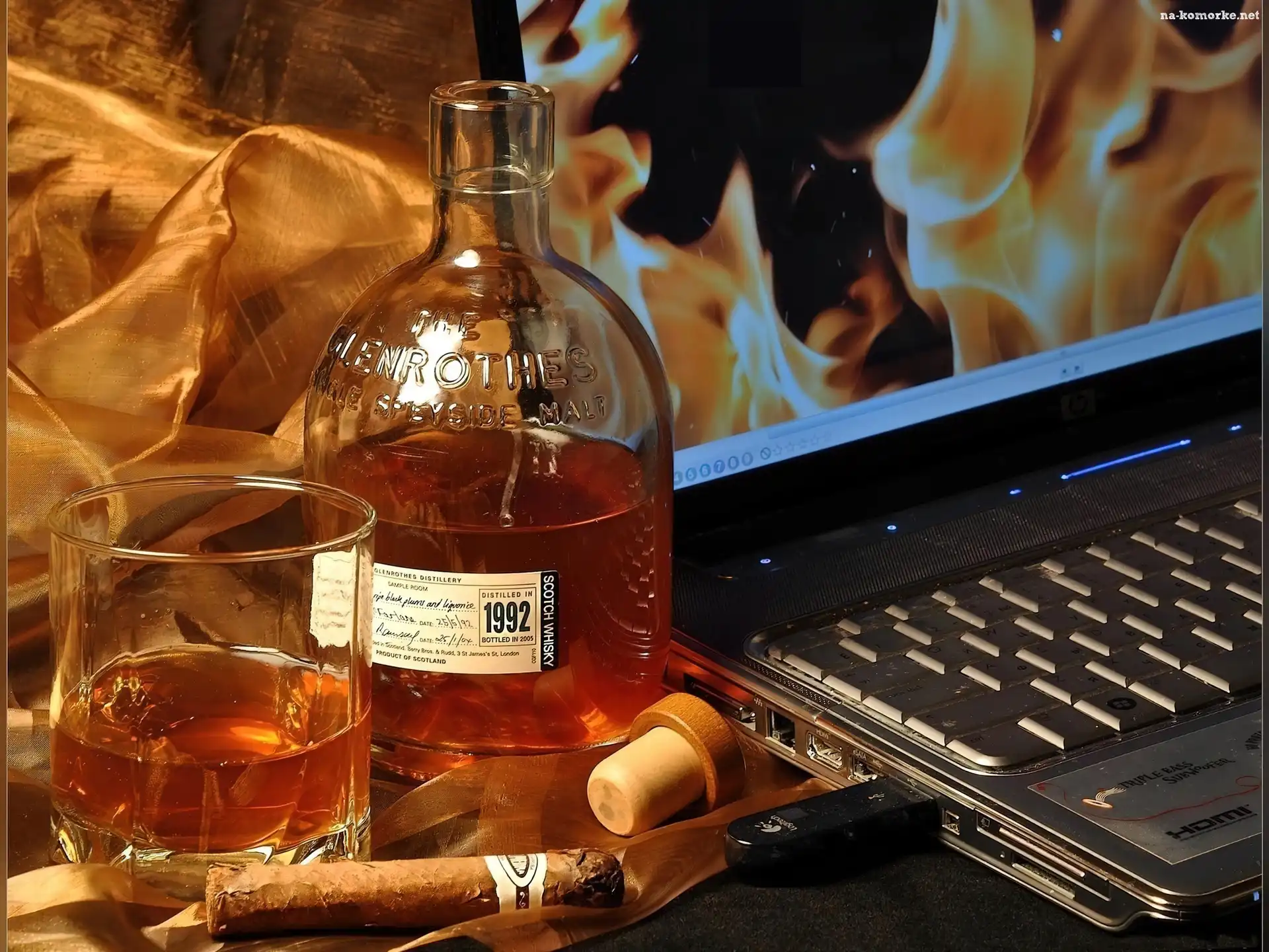 Laptop, Szklaneczka, Butelka, Koniak, Cygaro