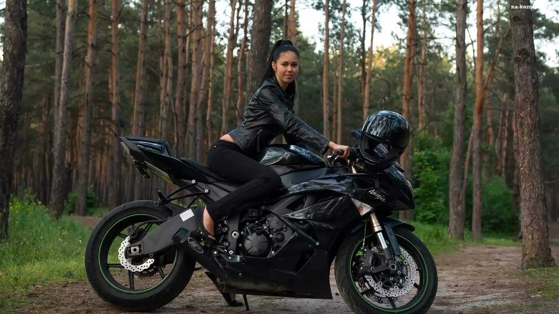 Las, Kawasaki, Brunetka, Motocykl
