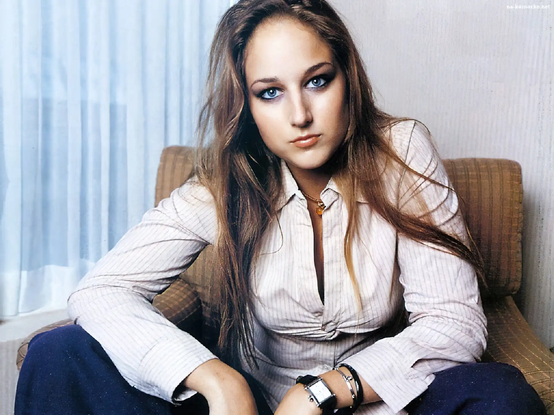 Leelee Sobieski, Bransoletka, Zegarek