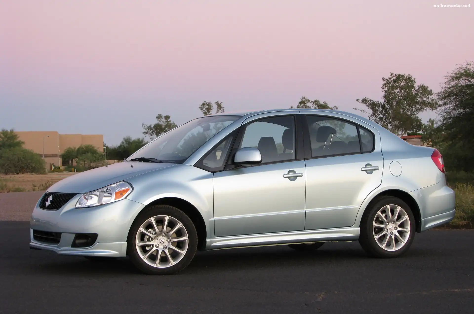 Lewa, Sedan, Strona, Suzuki SX4