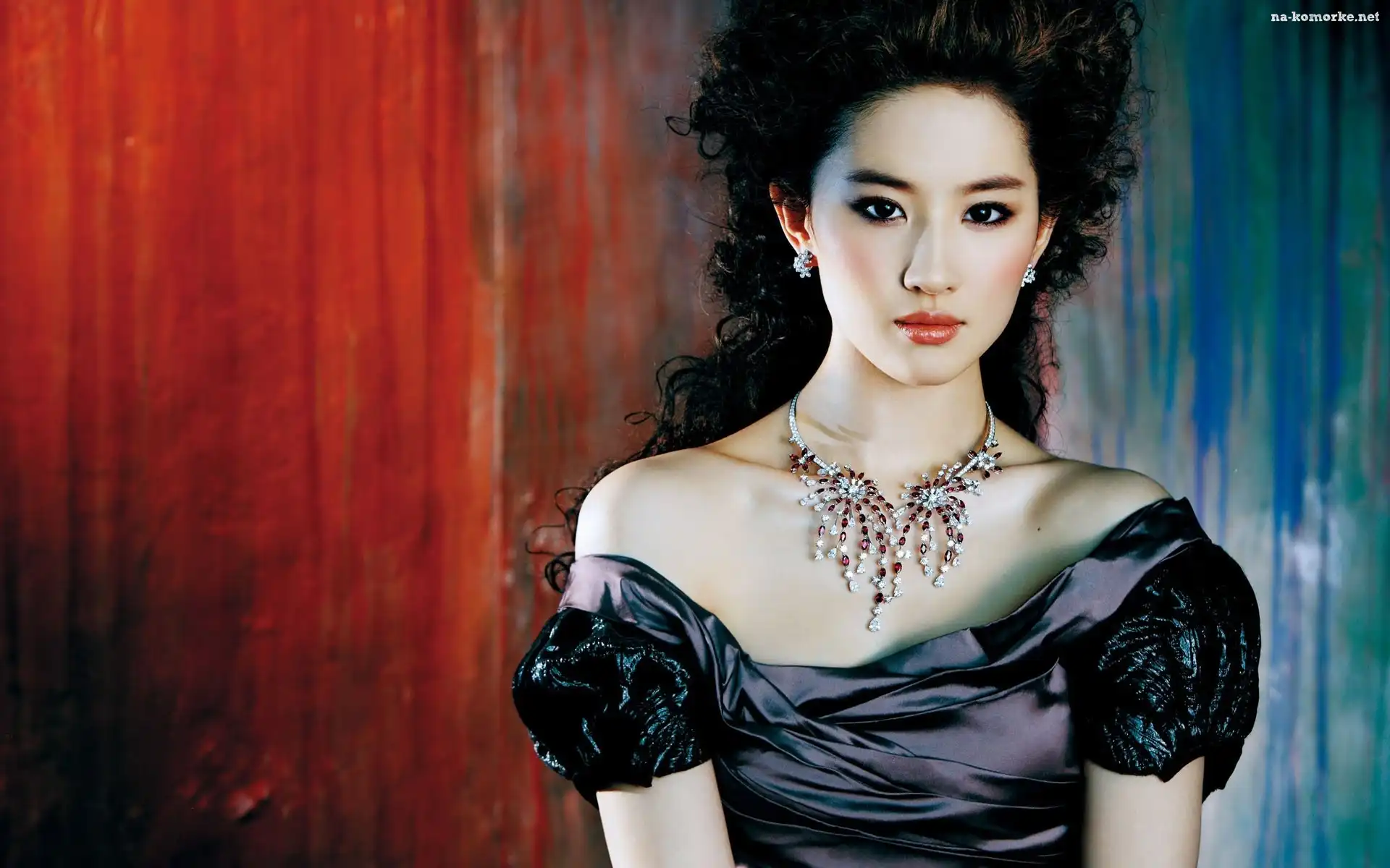 Liu Yifei, Czarna, Sukienka