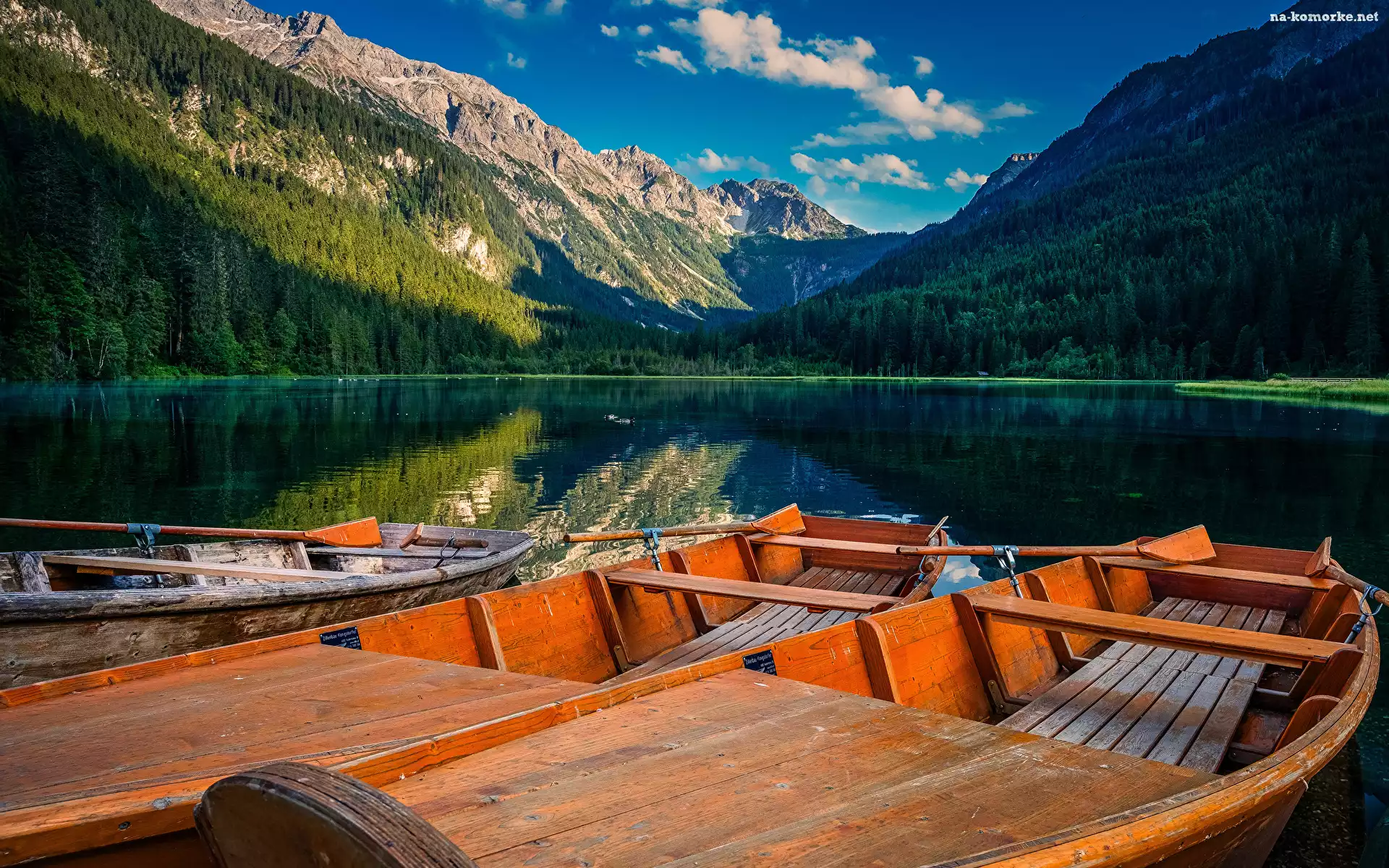 Jezioro, Jagersee, Austria, Łódki, Las, Drzewa, Góry