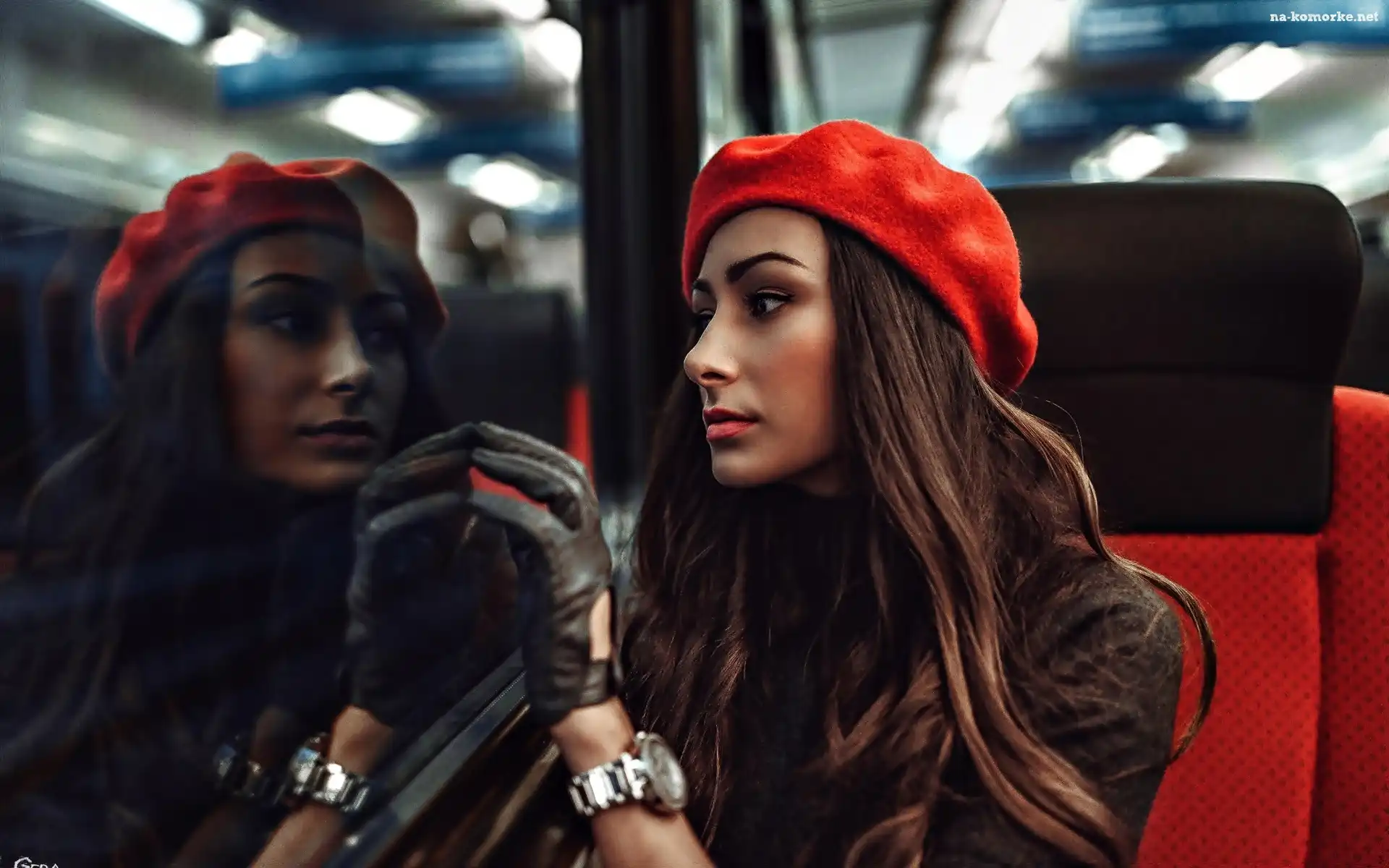 Georgy Chernyadyev, Kobieta, Pociąg, Czerwony, Odbicie, Modelka, Szyba, Beret, Makijaż