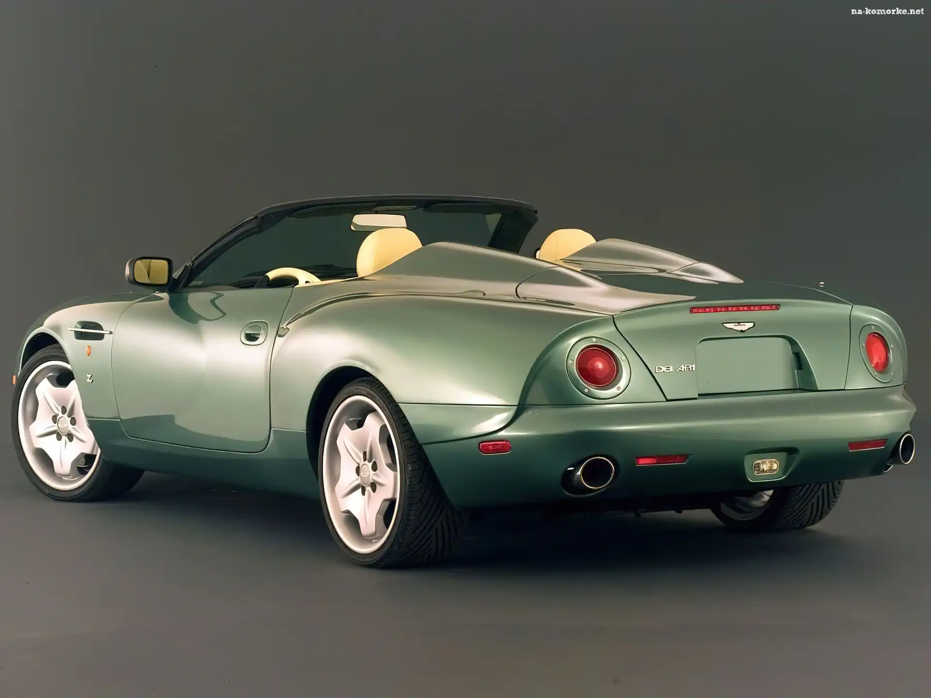 Aston Martin DB4