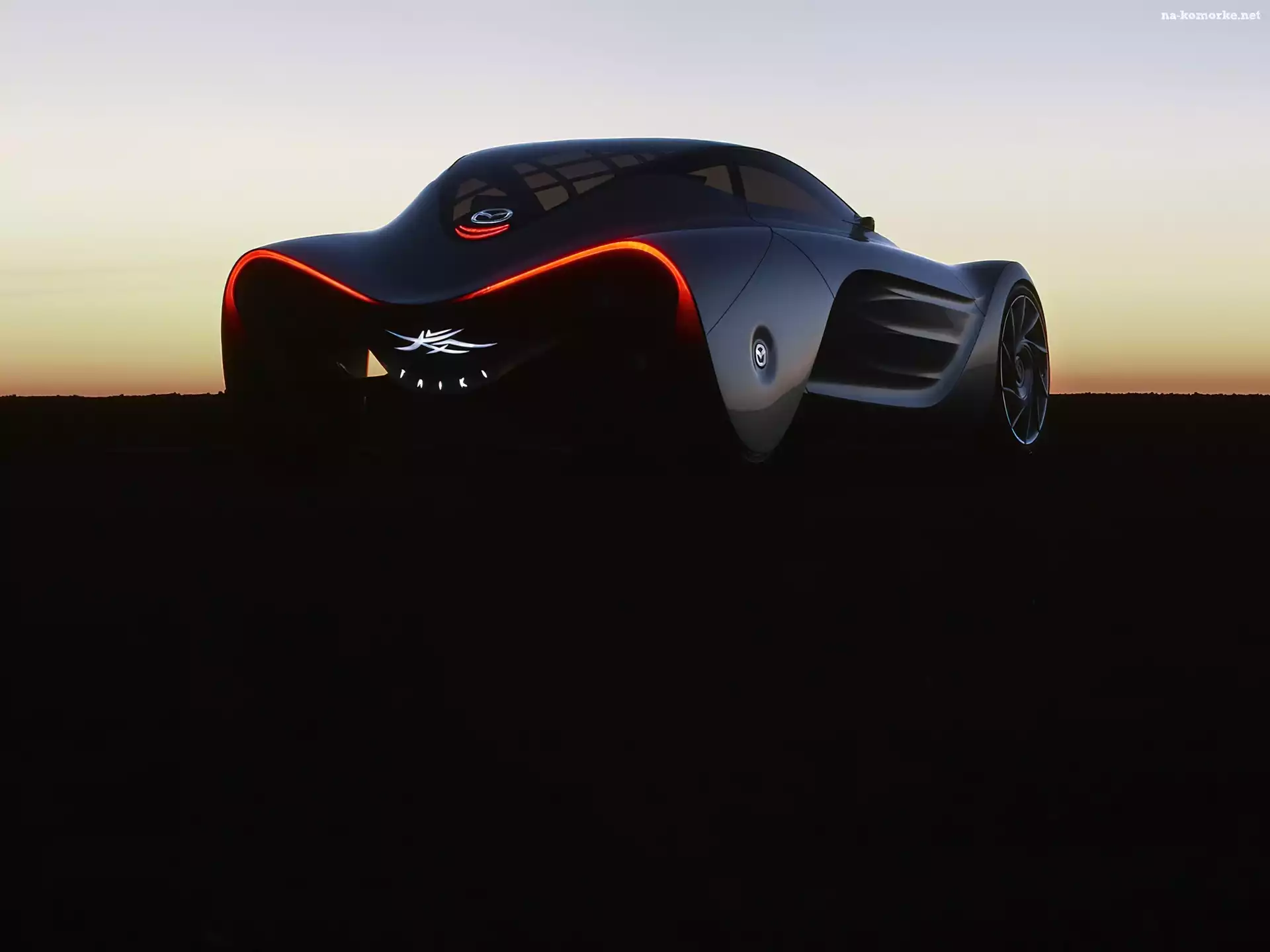 Mazda Taiki, Nadkola, Tylne, Światła