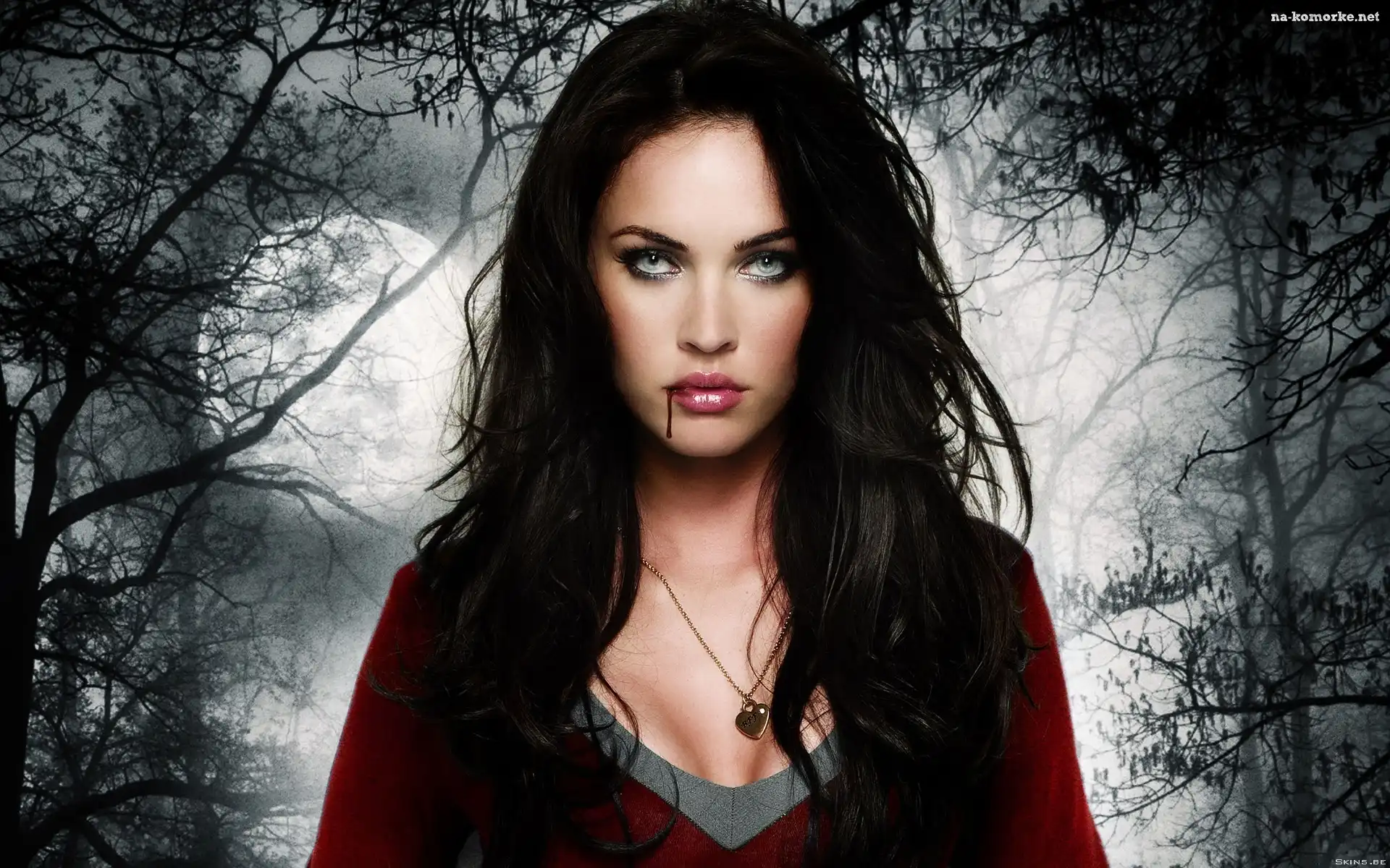 Megan Fox, Las, Wampir, Medalik