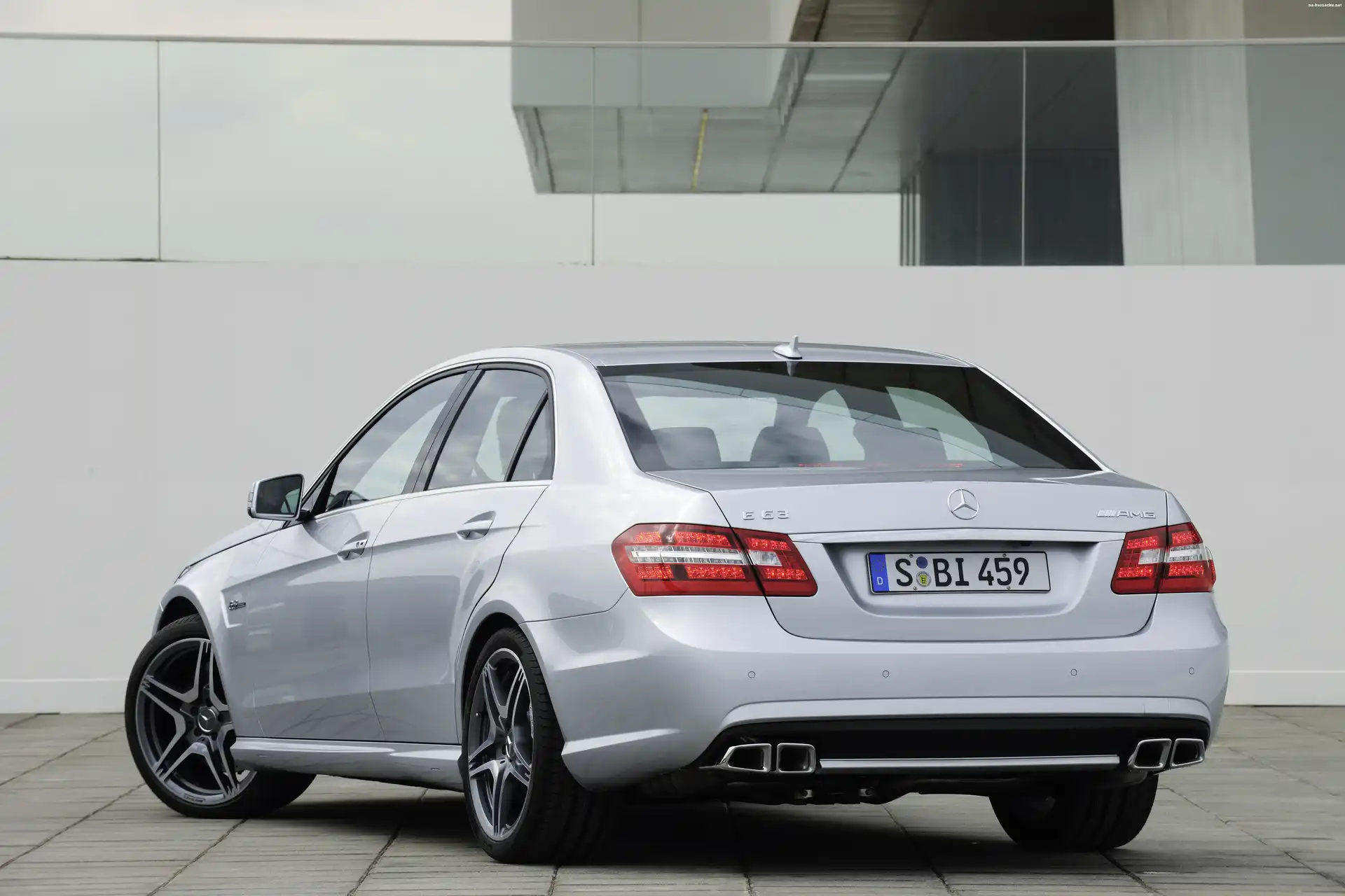Mercedes Benz E63, Wydechu, AMG, Końcówki