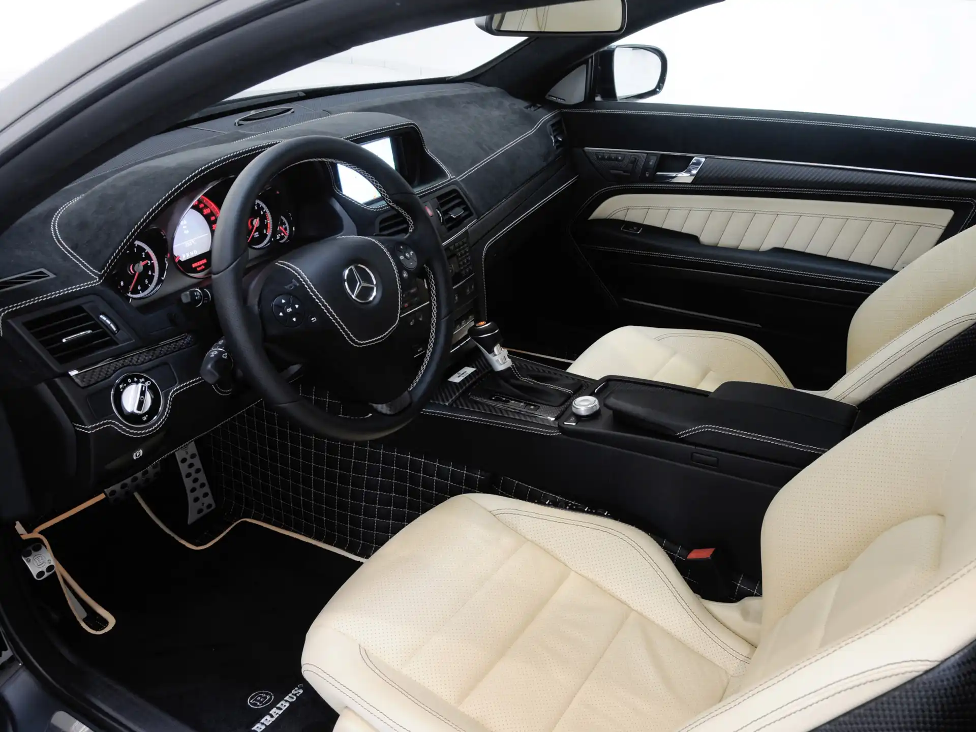 Mercedes E-klasa, Wnętrze, Coupe, Brabus