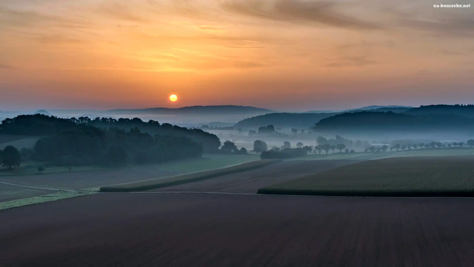 Wschód słońca, Pola, Mgła, Góry, Drzewa, Dolina