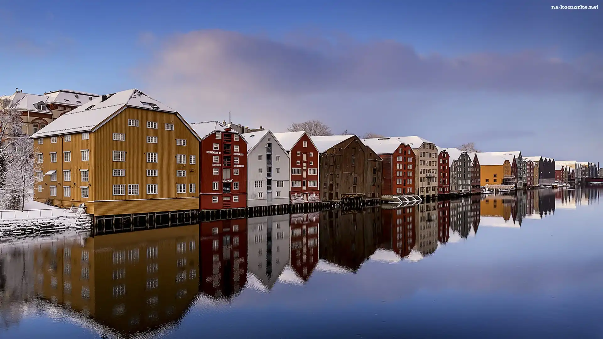 Miasto Trondheim, Rzeka Nidelva, Norwegia, Domy