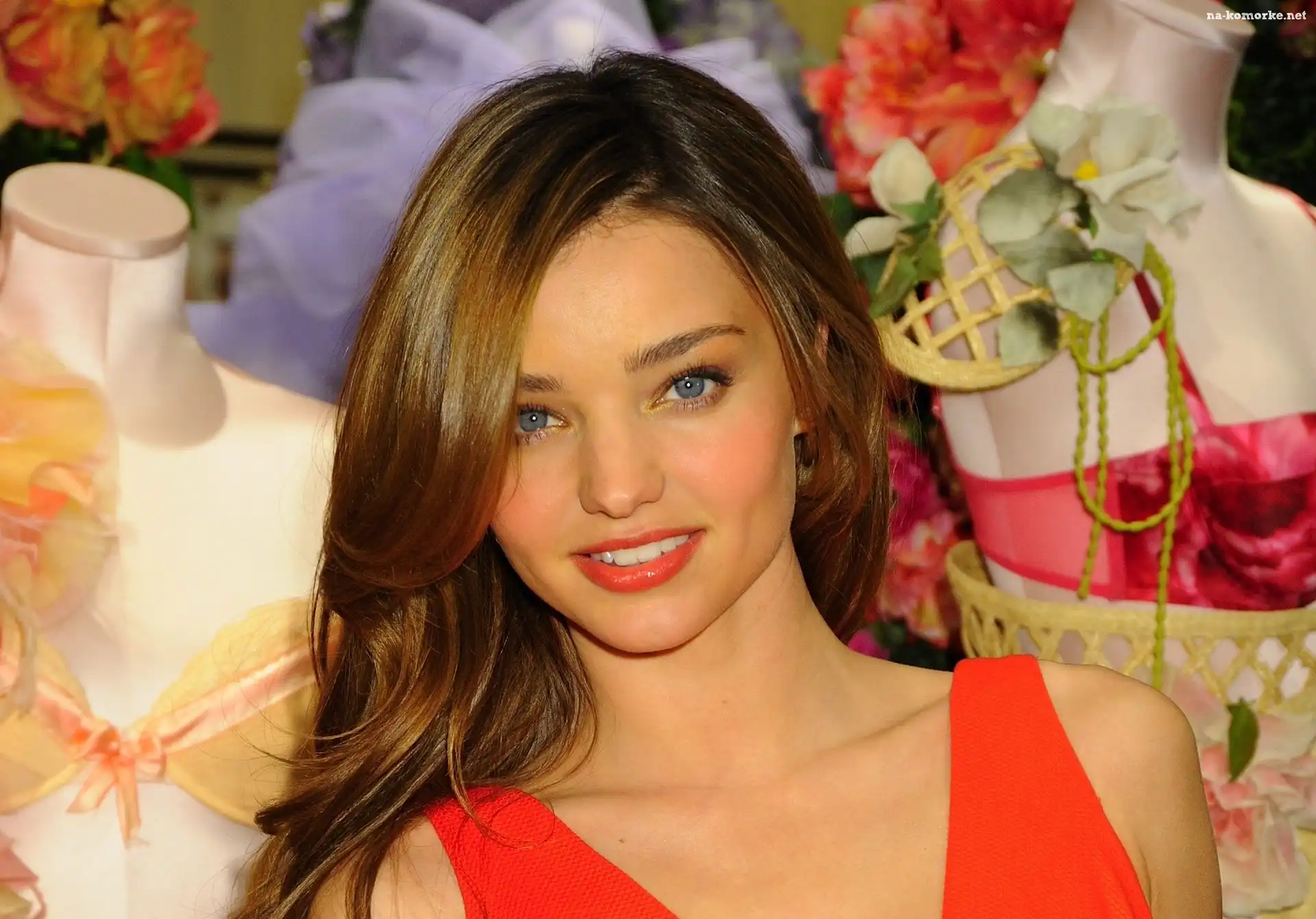 Miranda Kerr, Makijaż, Uśmiech