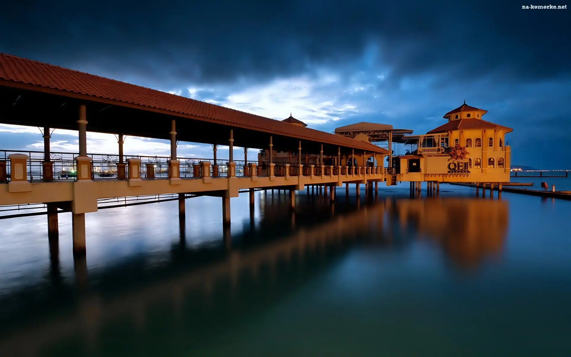 Molo, Restauracja