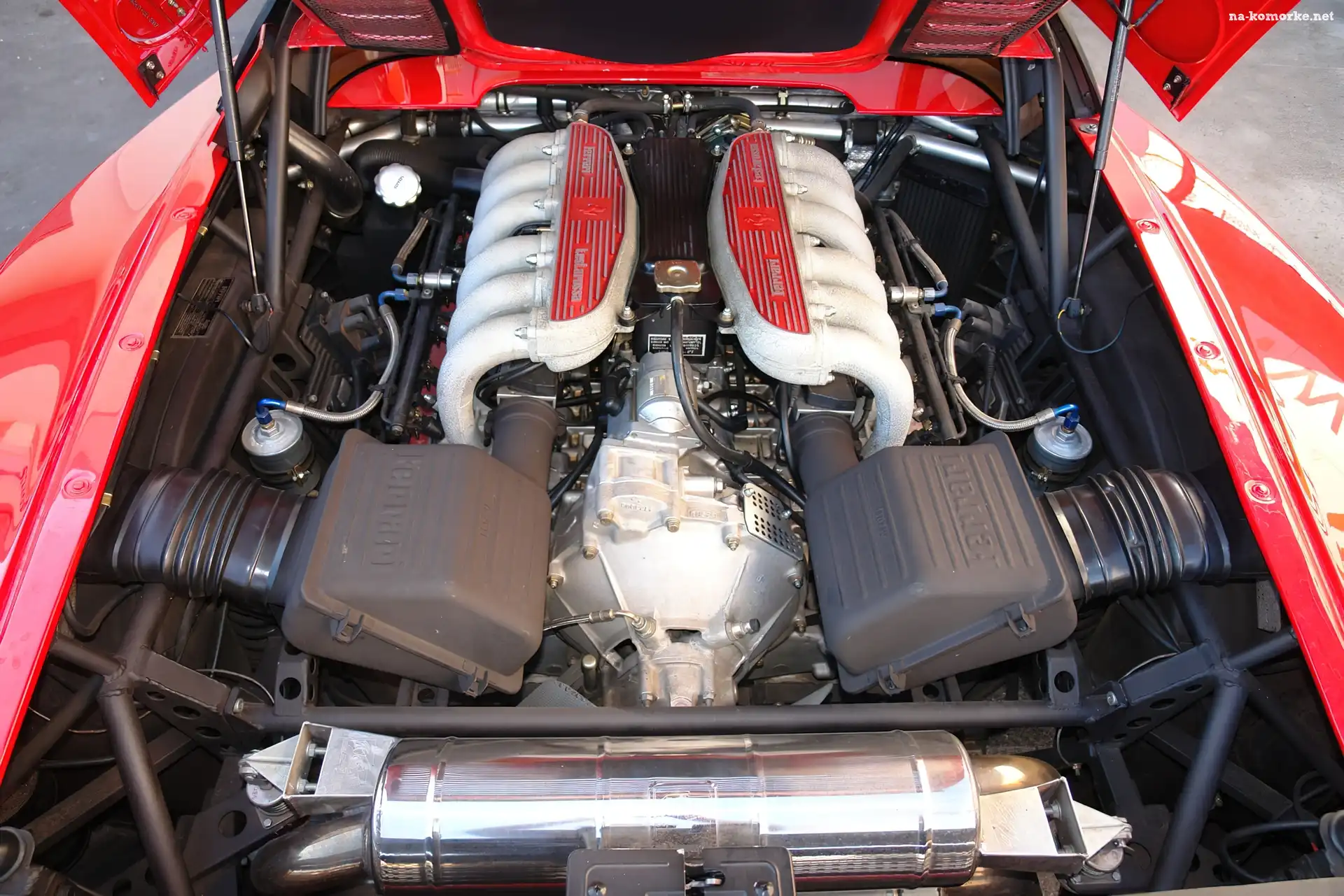 Ferrari Mondial, Silnik