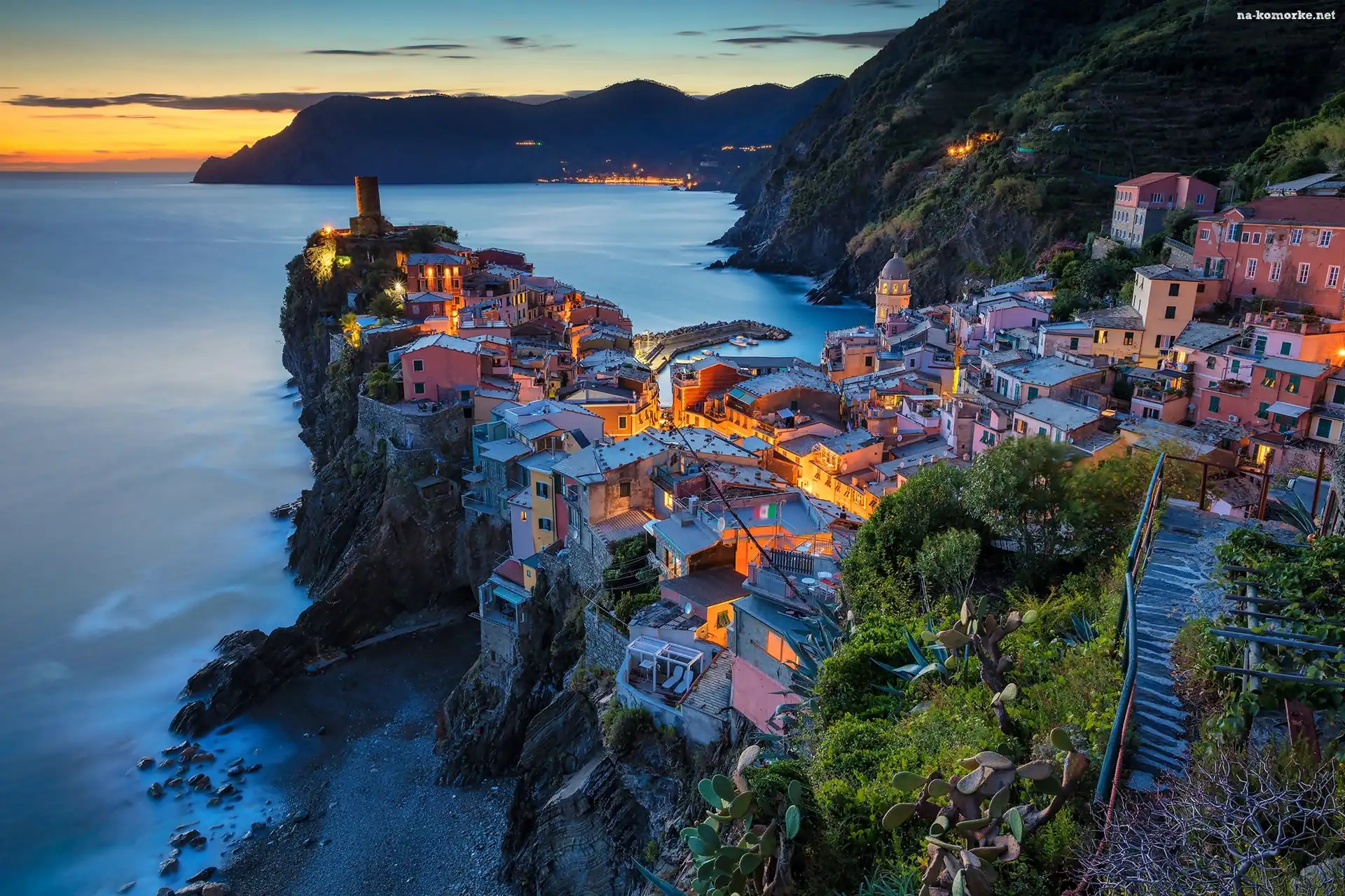 Włochy, Morze, Noc, Cinque Terre, Vernazza, Domy, Góry