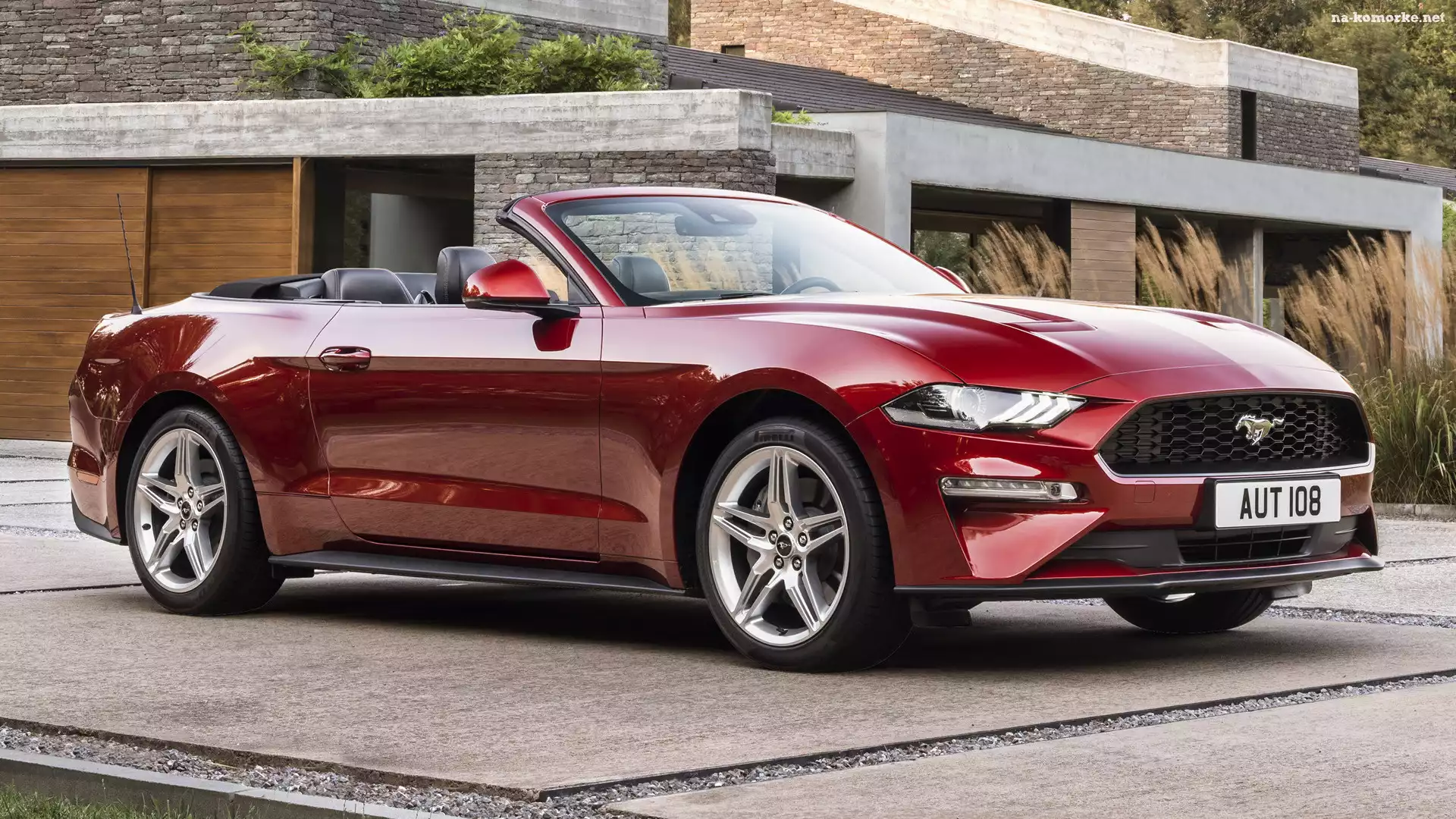 Wiśniowy, Kabriolet, Ford Mustang