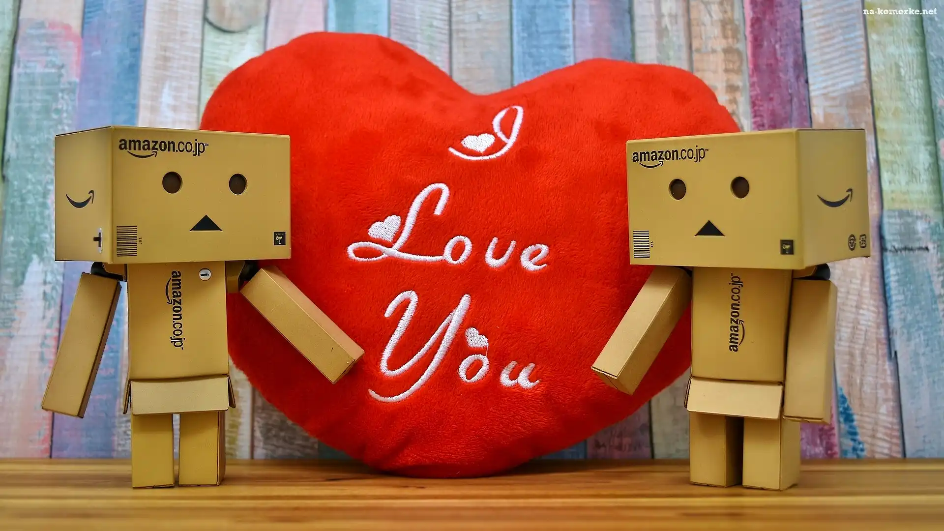Kartonowe, I love you, Danbo, Miłość, Ludziki, Poduszka, Serce, Napis