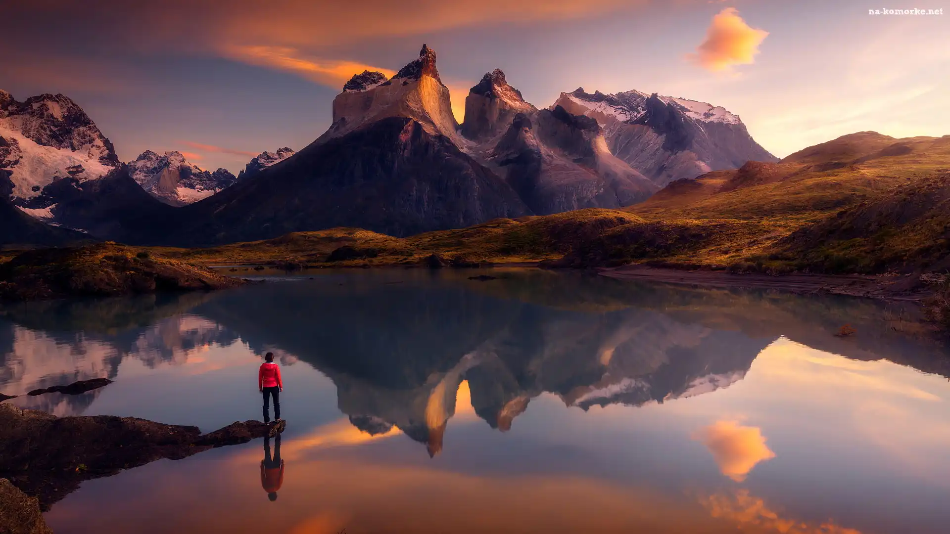 Park Narodowy Torres del Paine, Cordillera del Paine, Chile, Góry, Patagonia, Wschód słońca, Jezioro Pehoe, Masyw, Torres del Paine, Człowiek