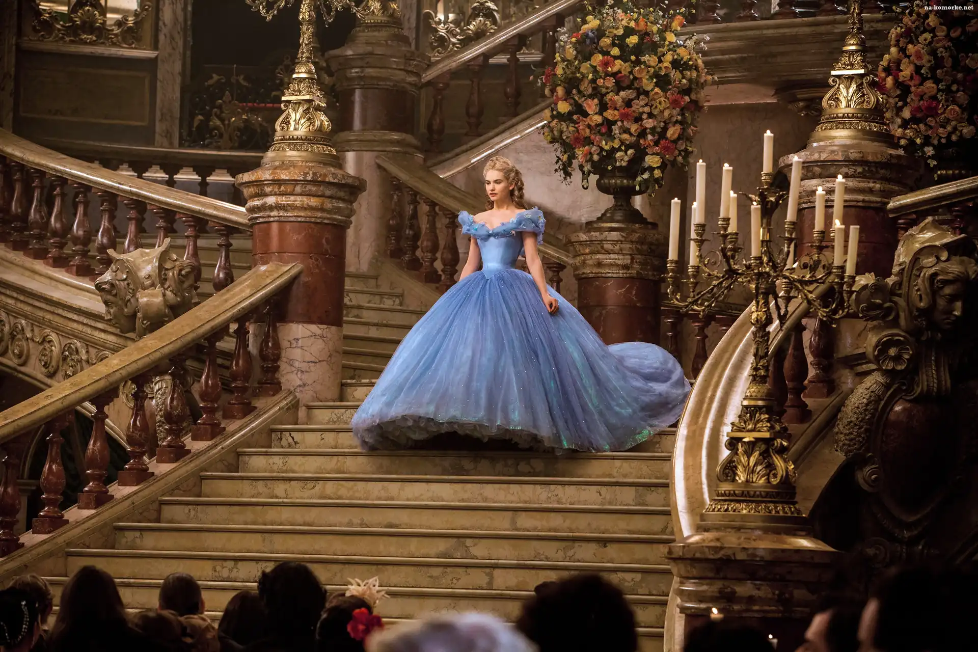 Suknia, Dziewczyna, Kopciuszek, Schody, Lily James, Niebieska, Aktorka, Film, Cinderella