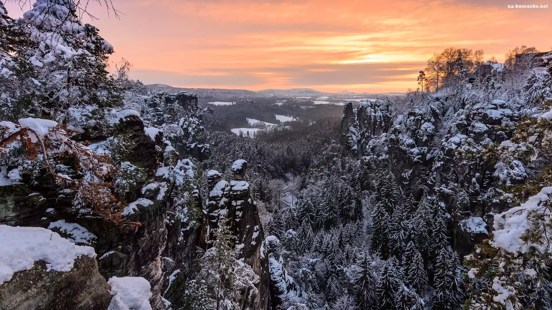 Zima, Park Narodowy Saskiej Szwajcarii, Niemcy, Skały, Góry Połabskie, Drzewa, Zachód słońca