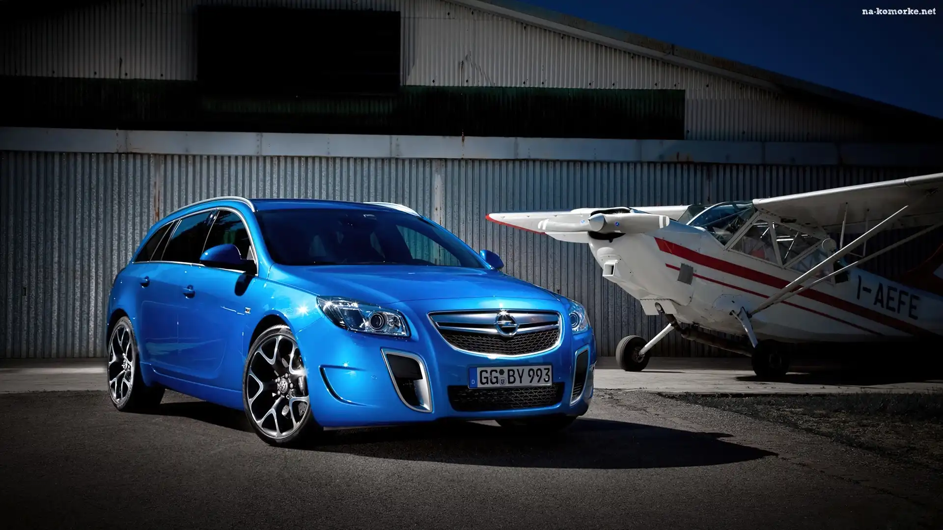 Opel Insignia Opc, Samolot