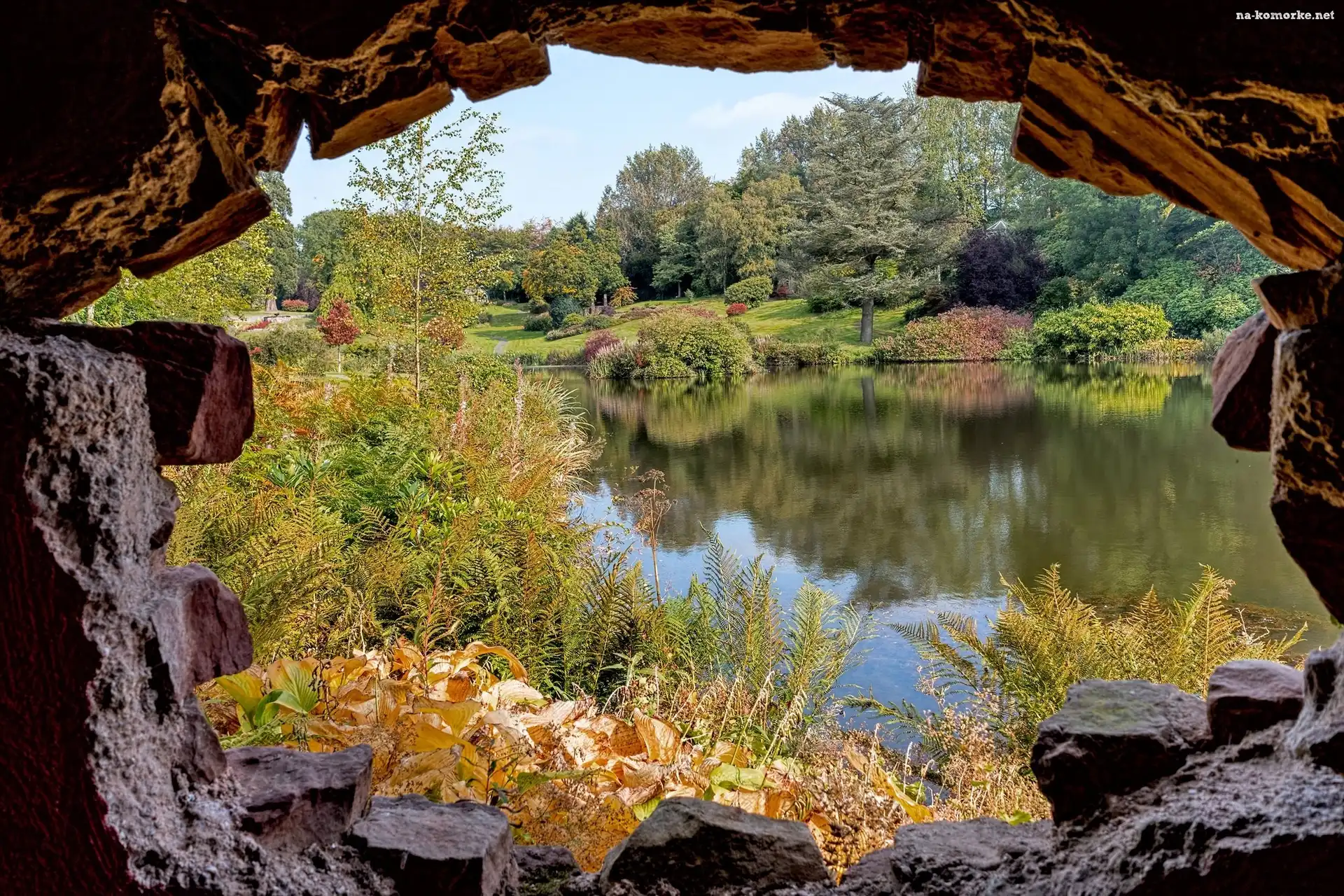 Park, Mur, Krzewy, Rzeka