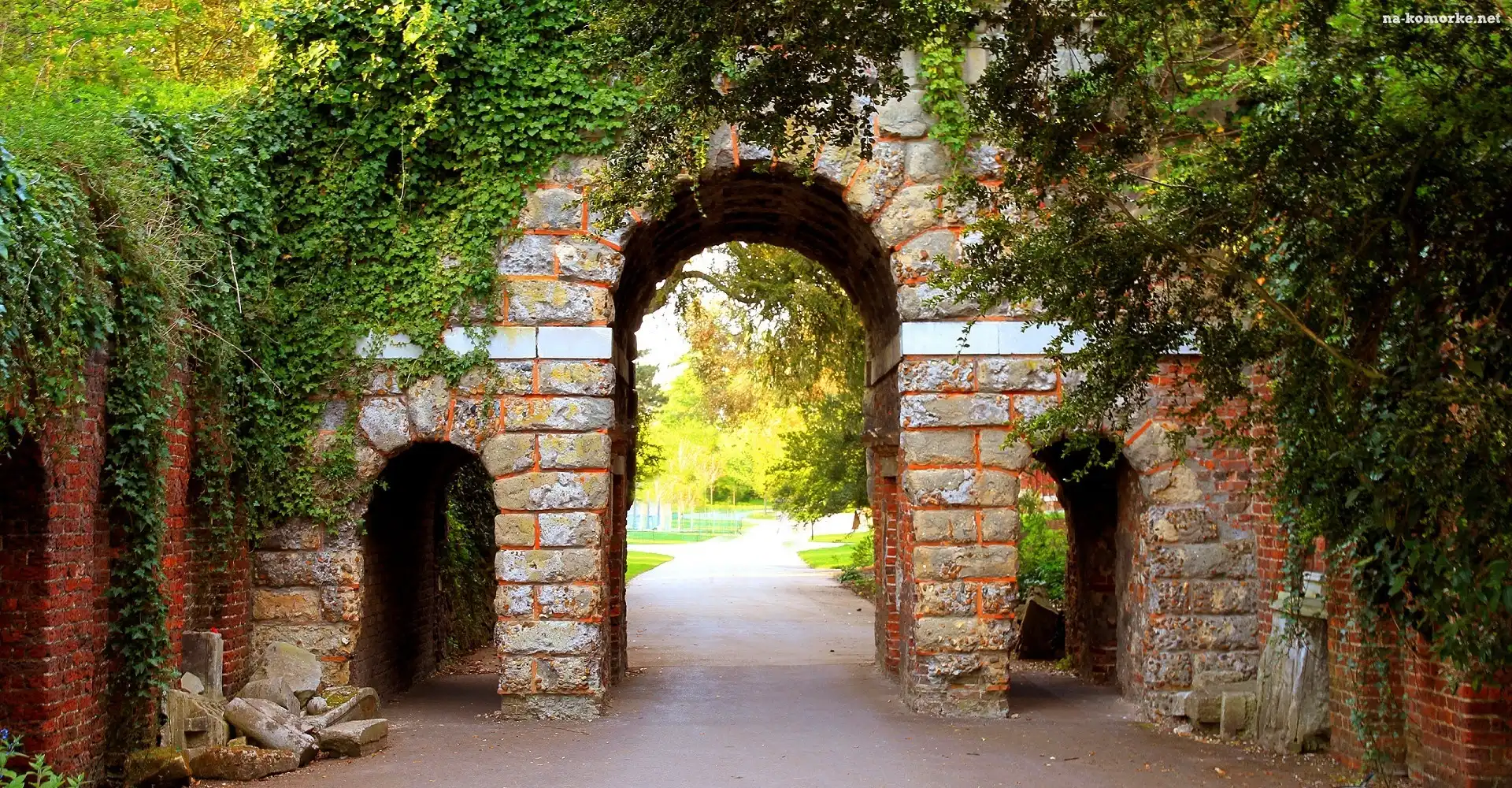 Park, Brama, Mur