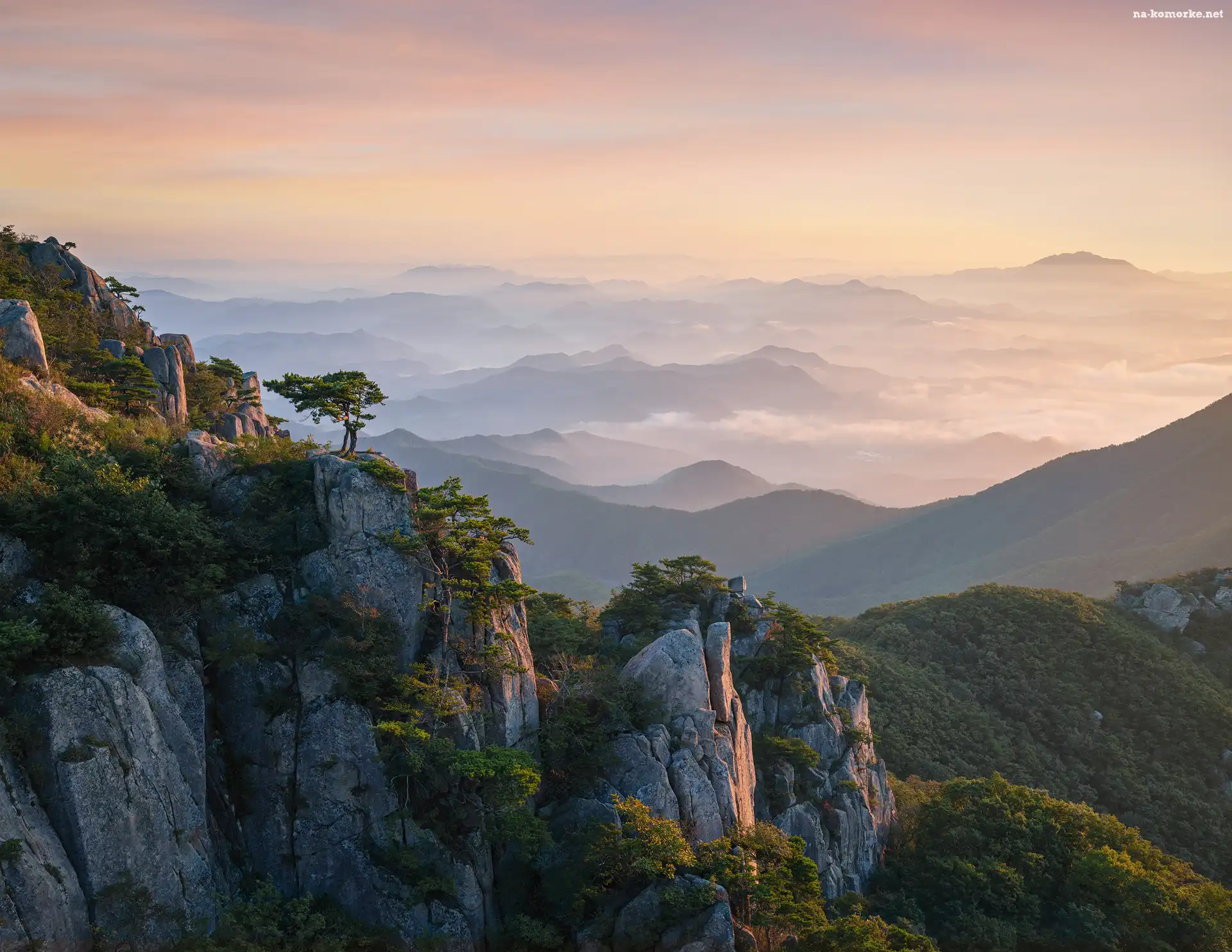 Park prowincjonalny Daedunsan, Prowincja Jeolla Północna, Korea Południowa, Góry, Wschód słońca, Drzewa, Skały