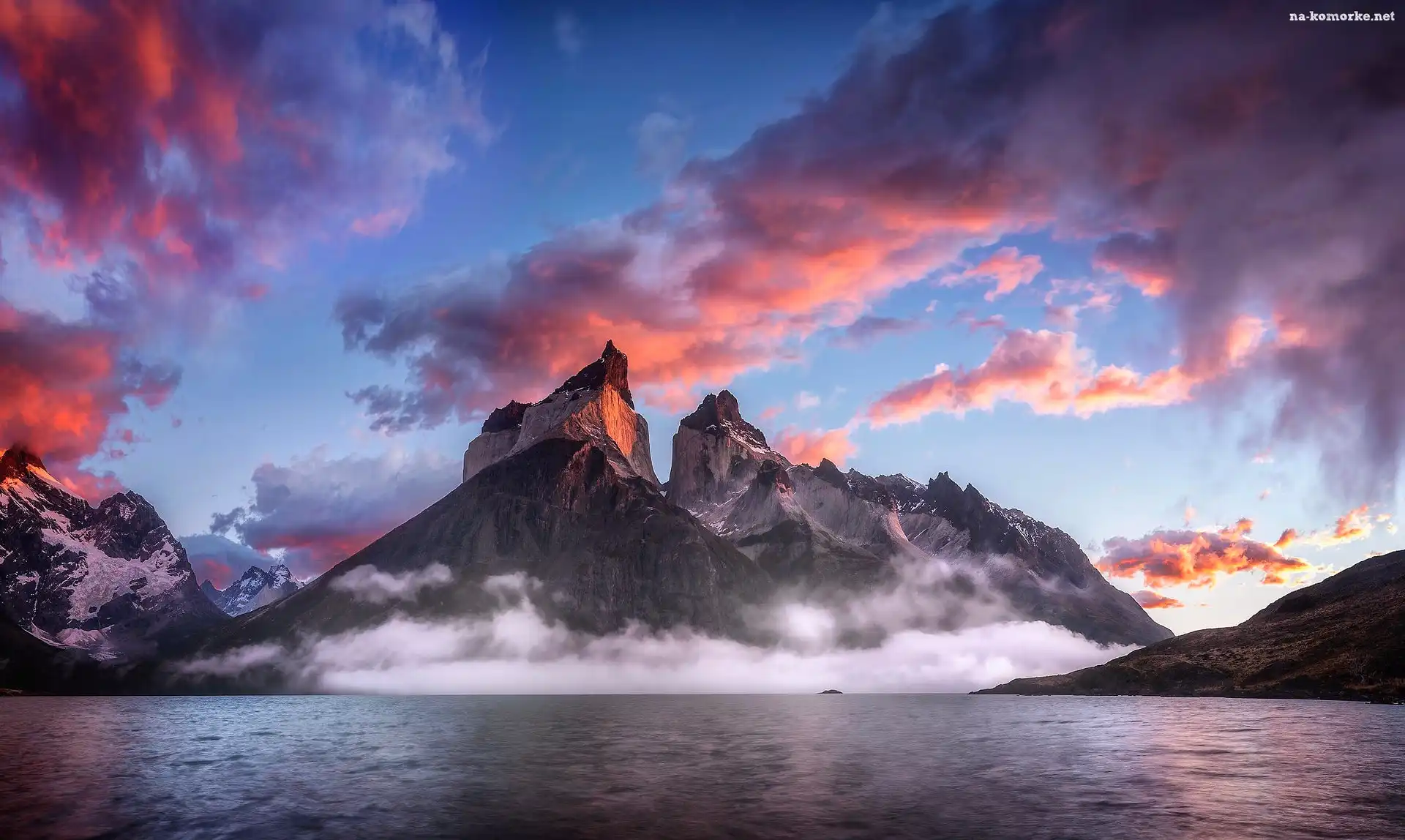 Góry, Patagonia, Ameryka południowa, Obłoki, Jezioro, Różowe